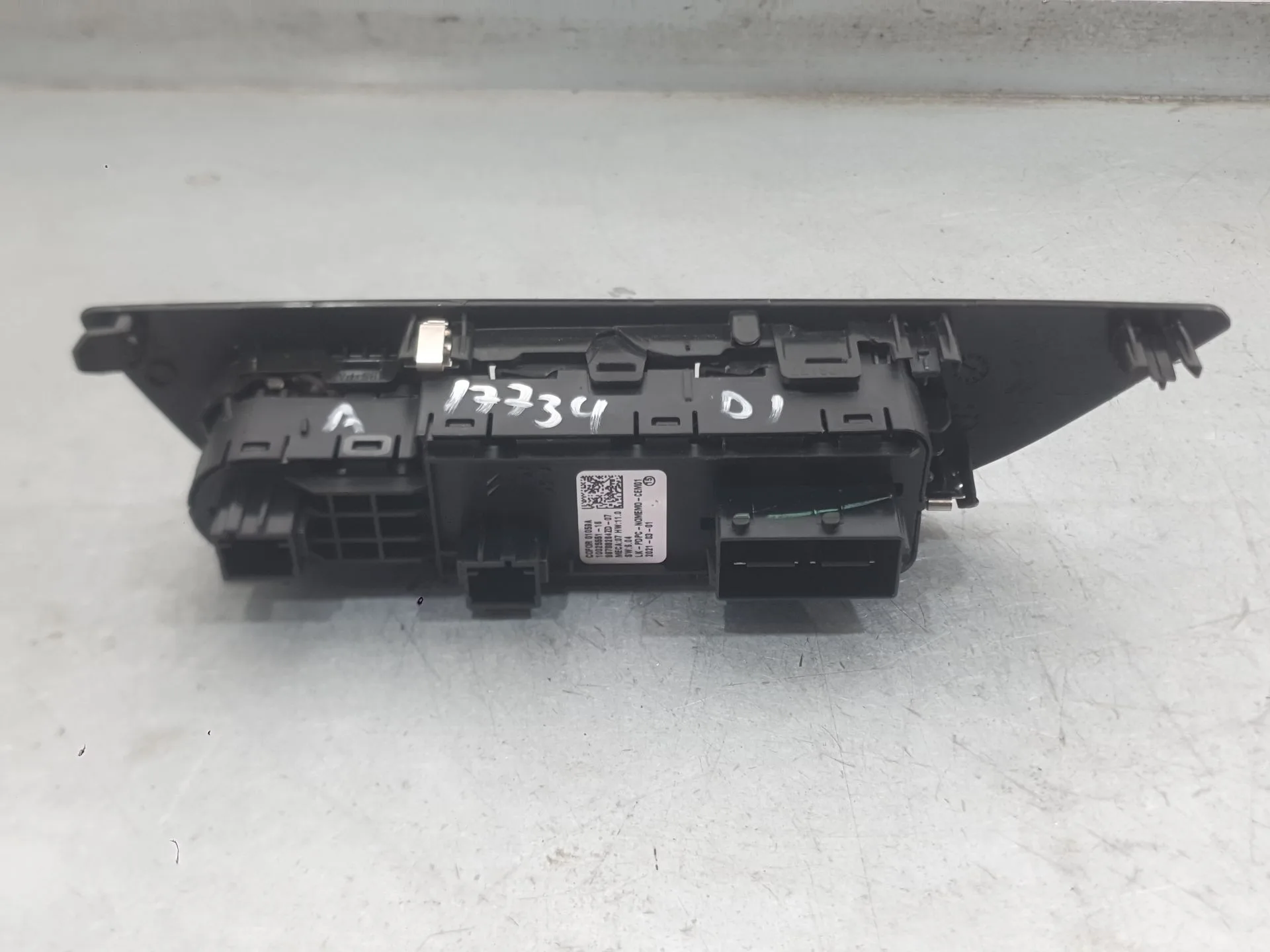 Mando Elevalunas Delantero Izquierdo para Peugeot 2008 Ii (Ud_, Us_, Uy_, Uj_, Ur_, Uc_)
