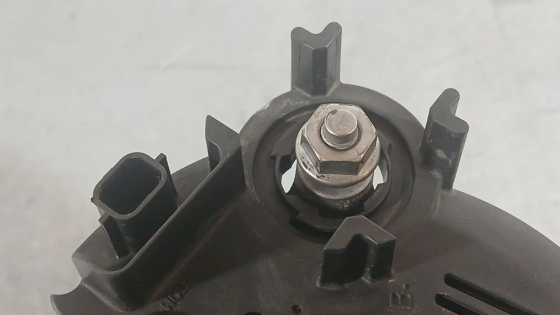 Alternador para Nissan Micra V (K14)