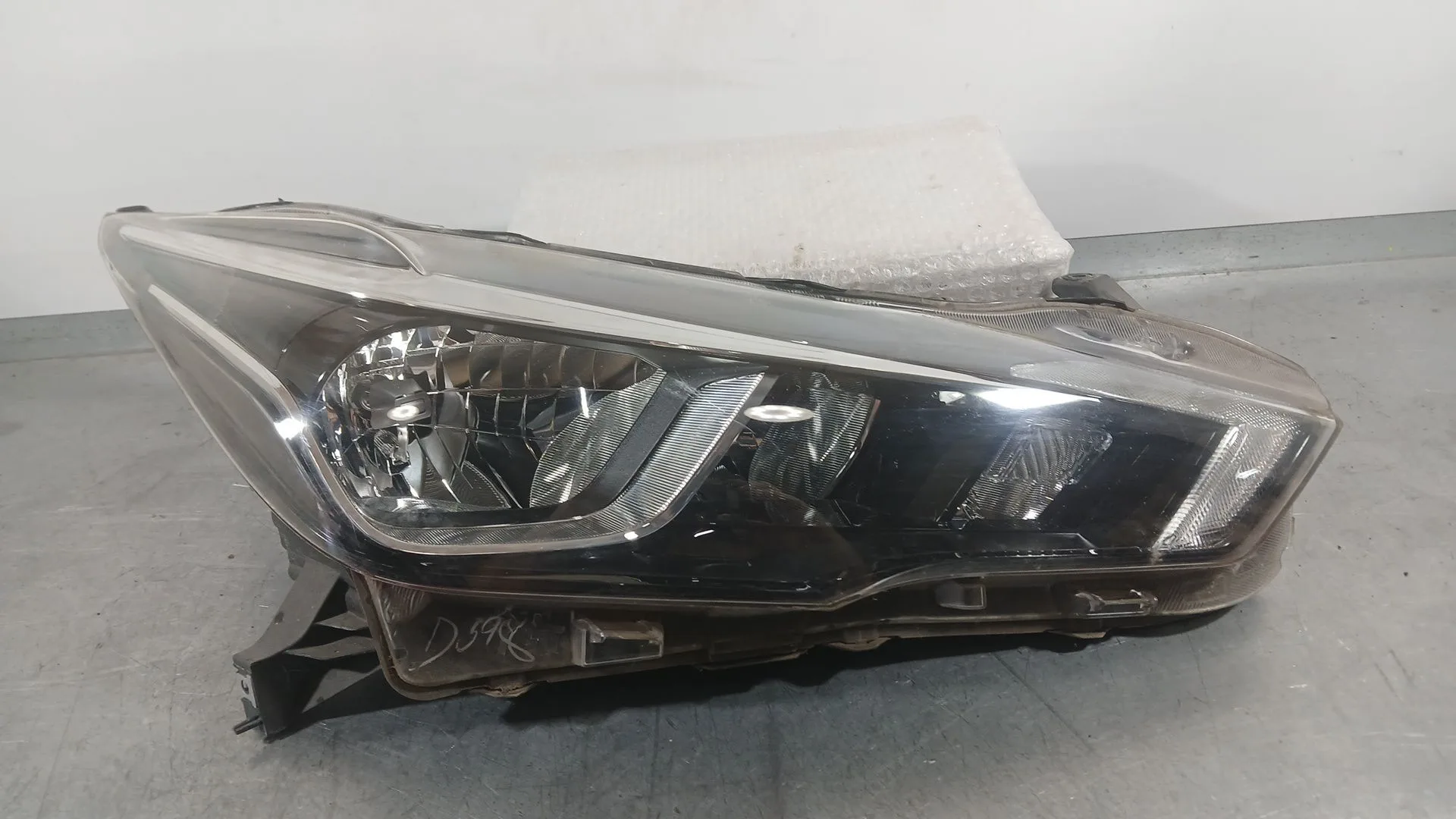 Faro Derecho para Nissan Micra V (K14)