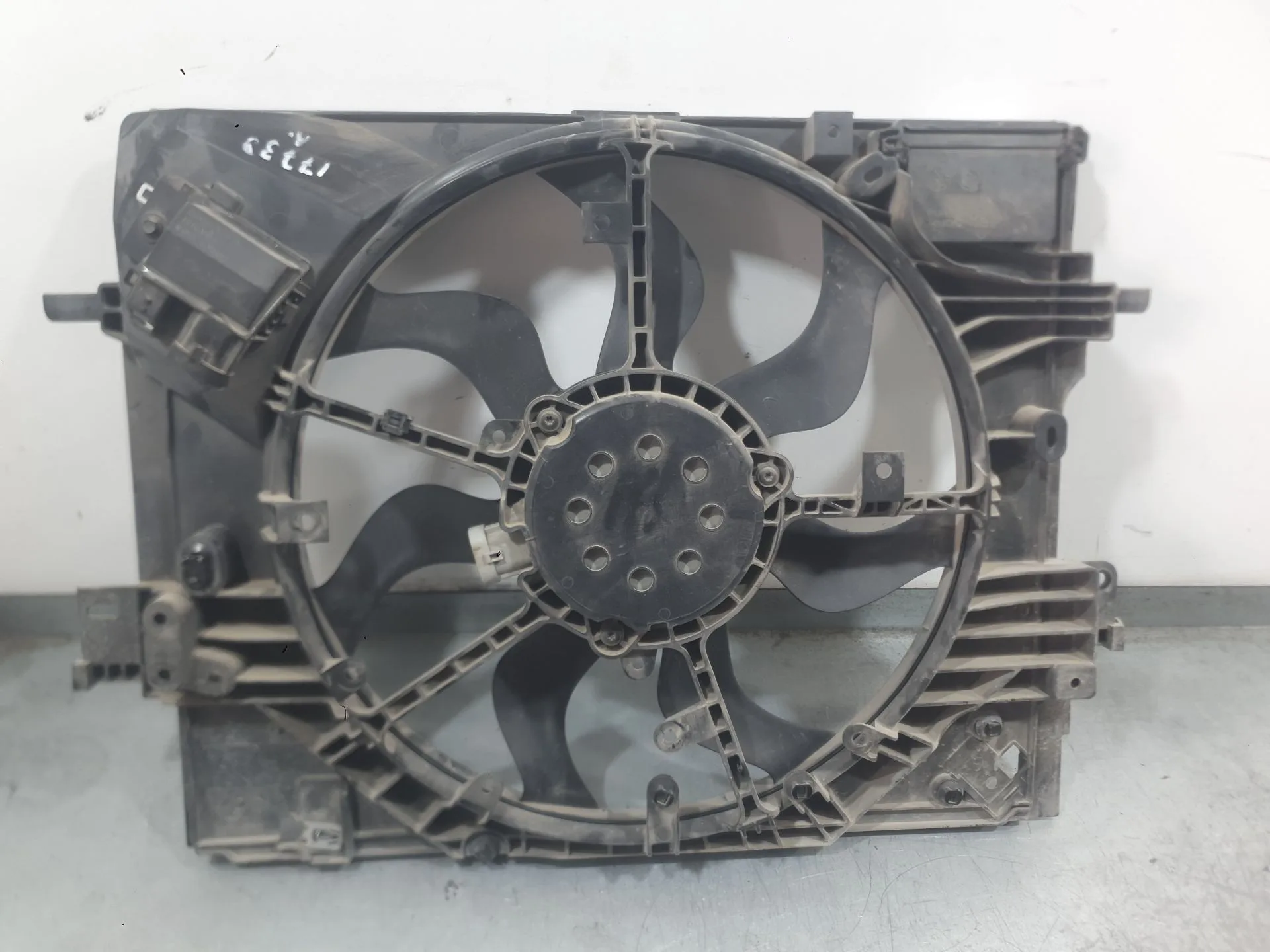 Electroventilador para Renault Clio V (B7_)