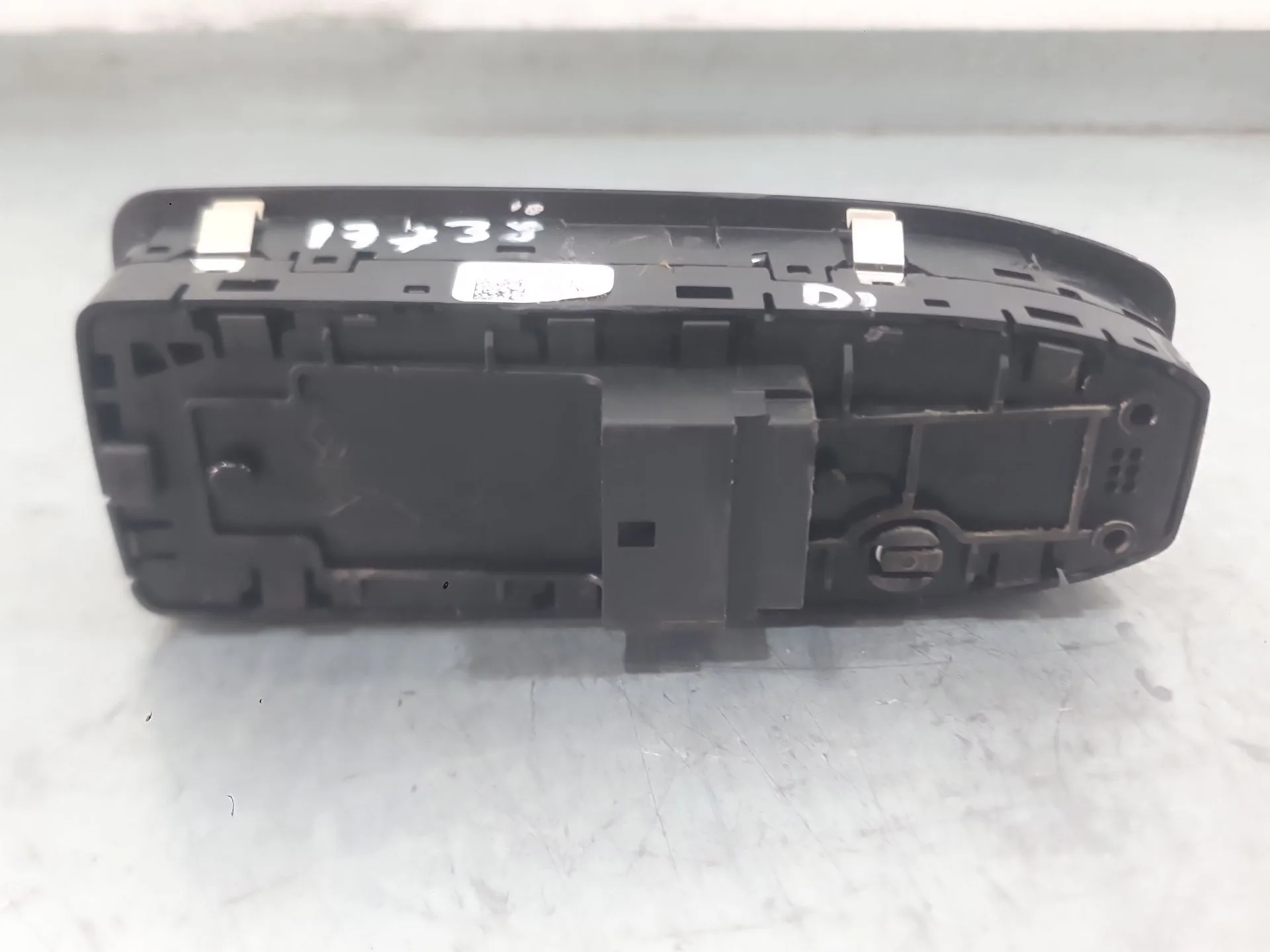 Mando Elevalunas Delantero Izquierdo para Renault Clio V (B7_)