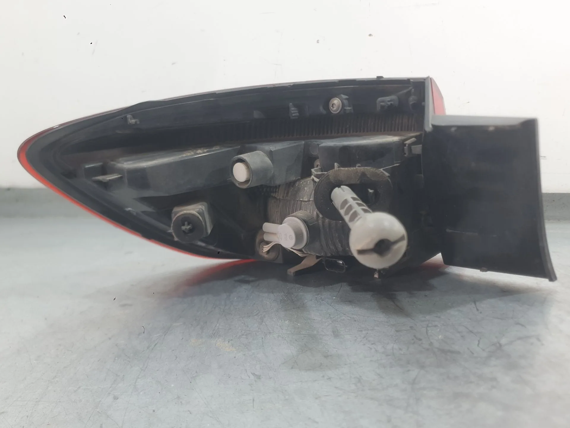 Piloto Trasero Derecho Exterior para Renault Clio V (B7_)