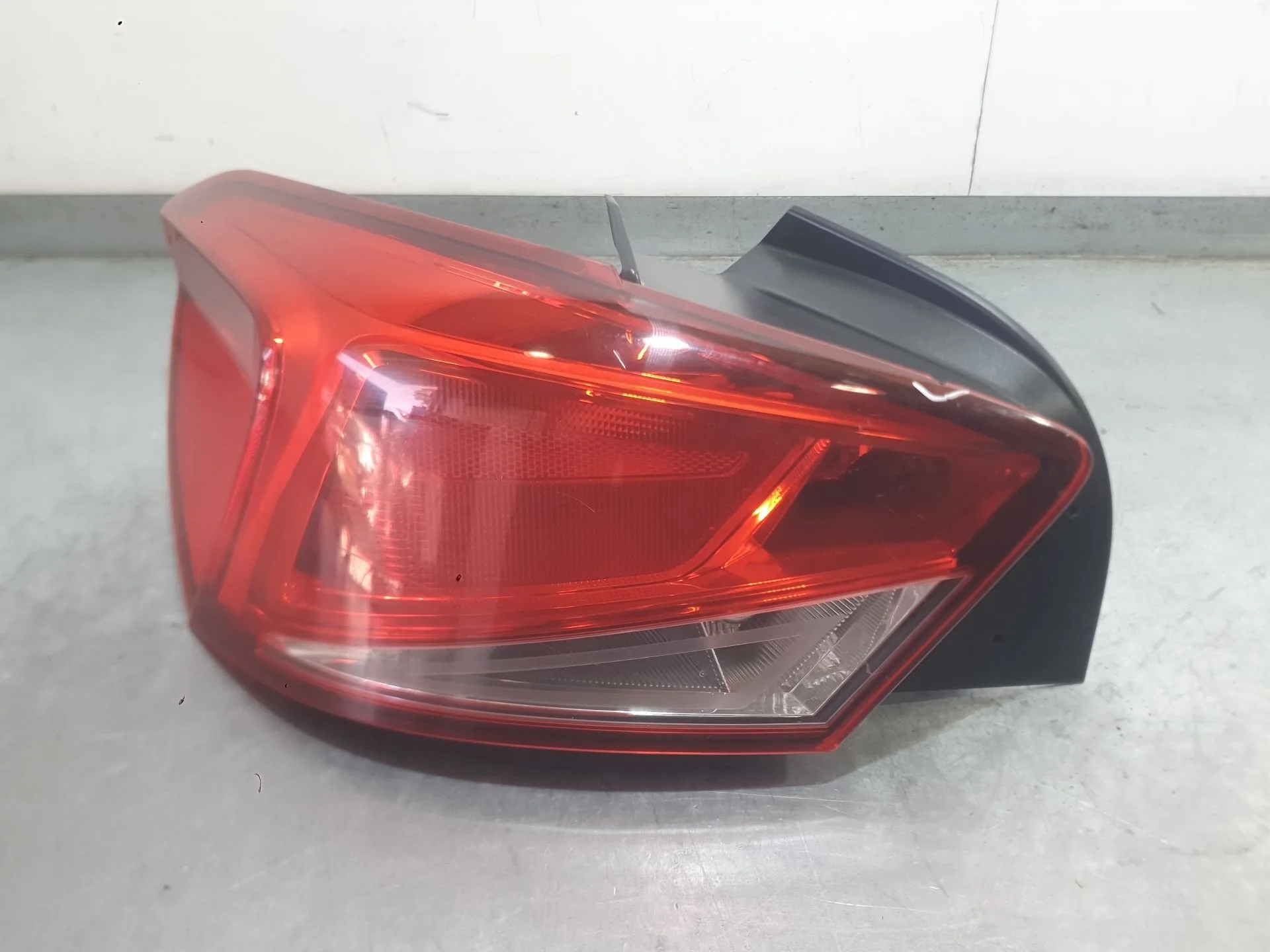 Piloto Trasero Izquierdo para Seat Ibiza V (Kj1, Kjg)