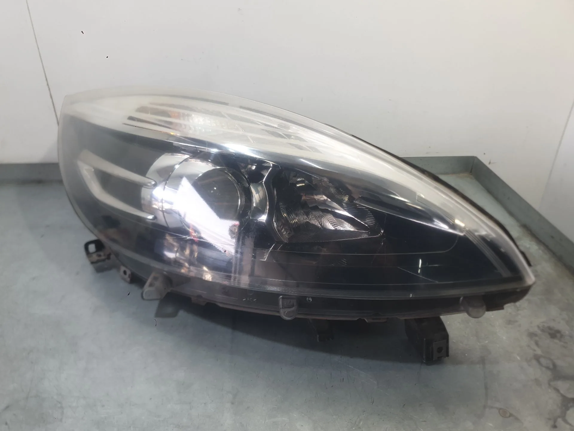 Faro Derecho para Renault Scenic Iii (Jz0/1_)