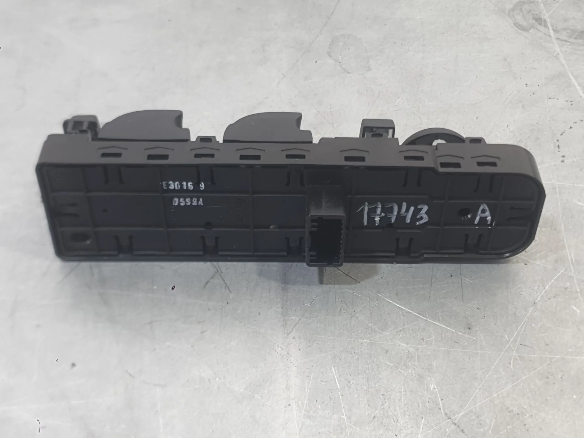 Mando Elevalunas Delantero Izquierdo para Renault Scenic Iii (Jz0/1_)