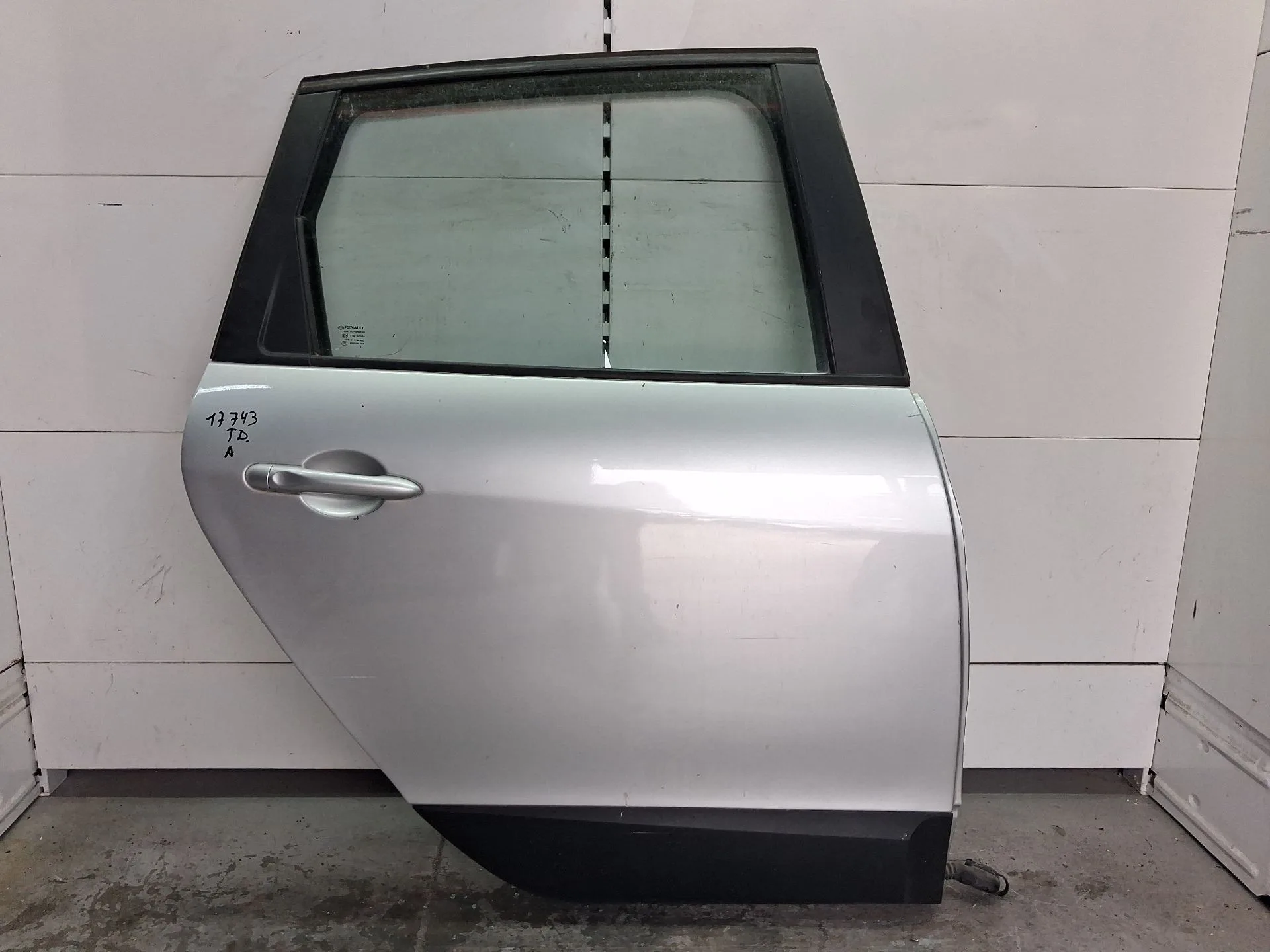 Puerta Trasera Derecha para Renault Scenic Iii (Jz0/1_)