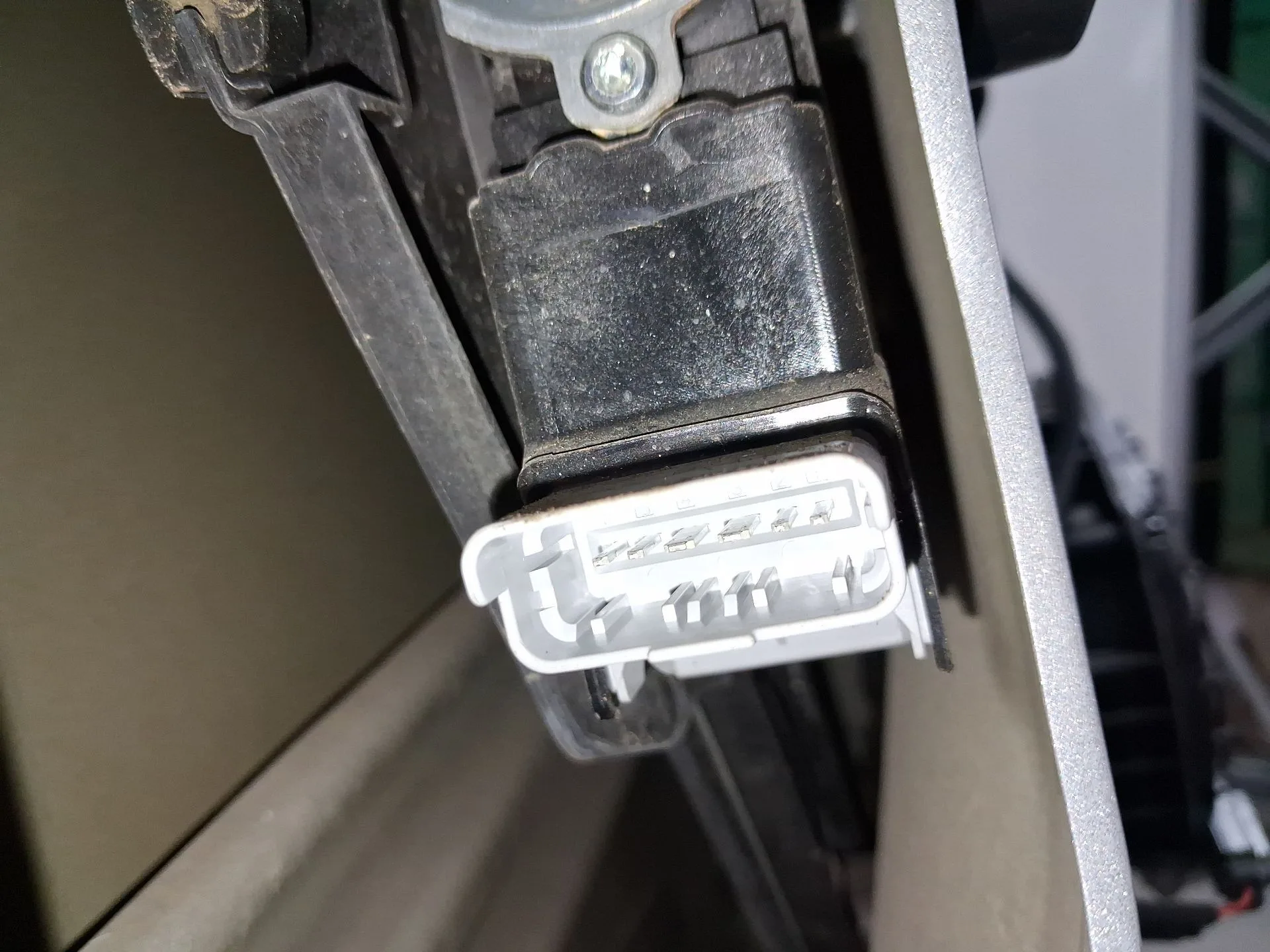 Elevalunas Delantero Izquierdo para Opel Corsa F (P2Jo)