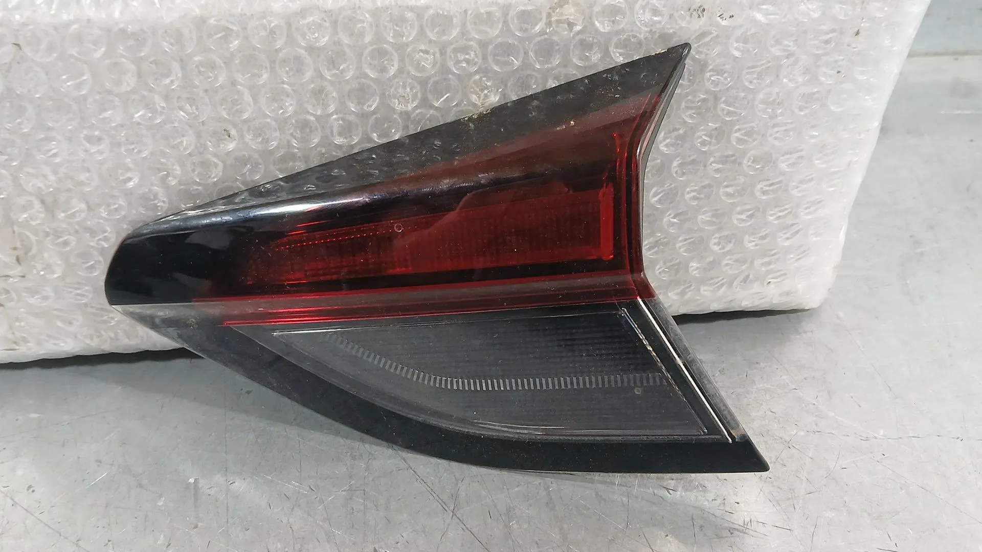 Piloto Trasero Derecho Interior para Opel Corsa F (P2Jo)