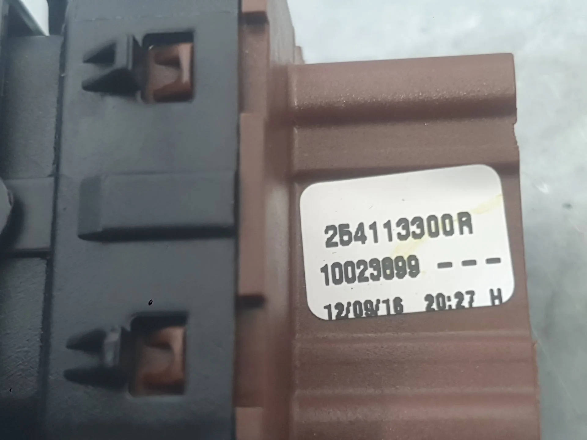 Mando Elevalunas Delantero Izquierdo para Renault Clio Iv (Bh_)