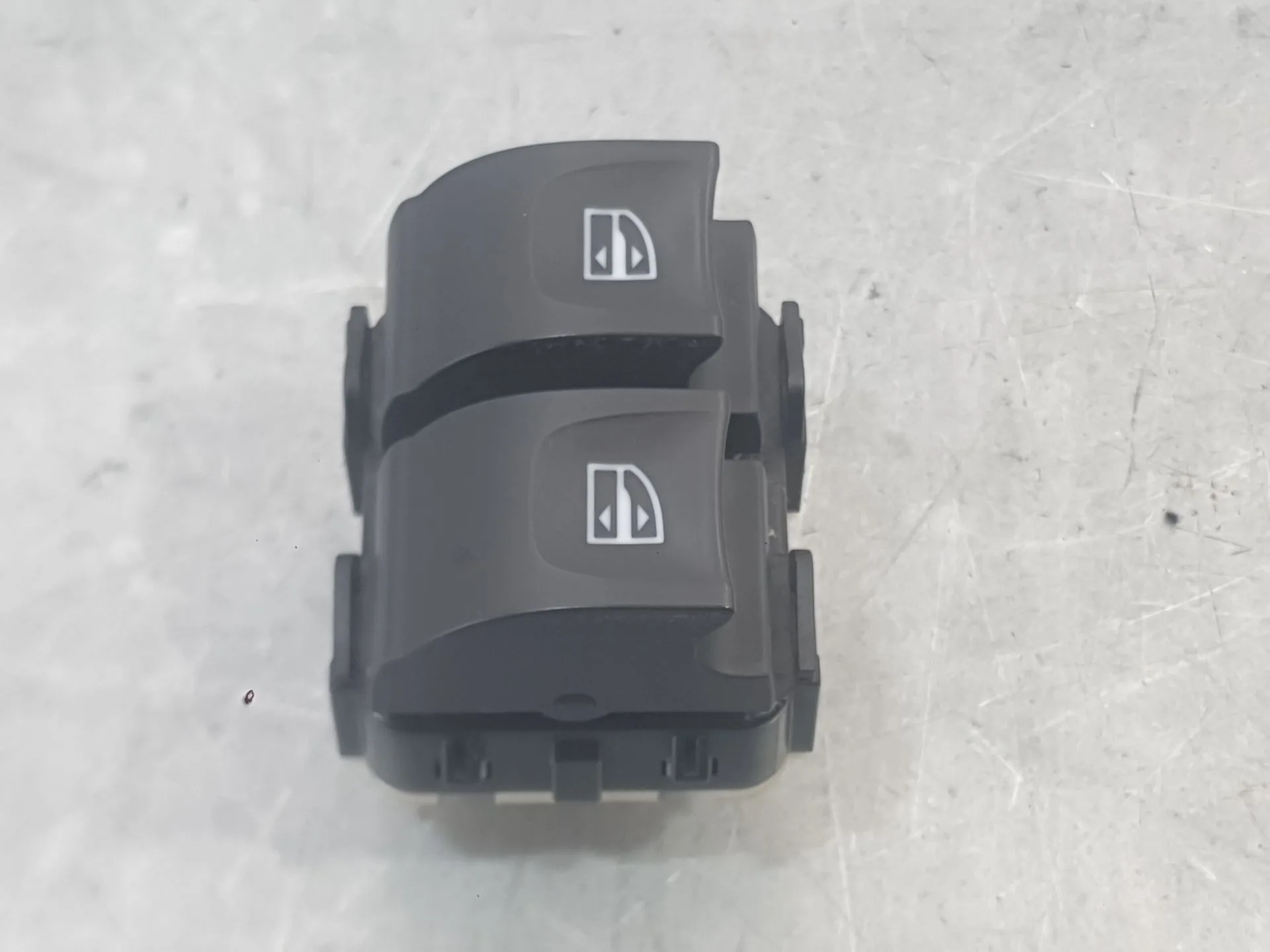 Mando Elevalunas Delantero Izquierdo para Renault Clio Iv (Bh_)