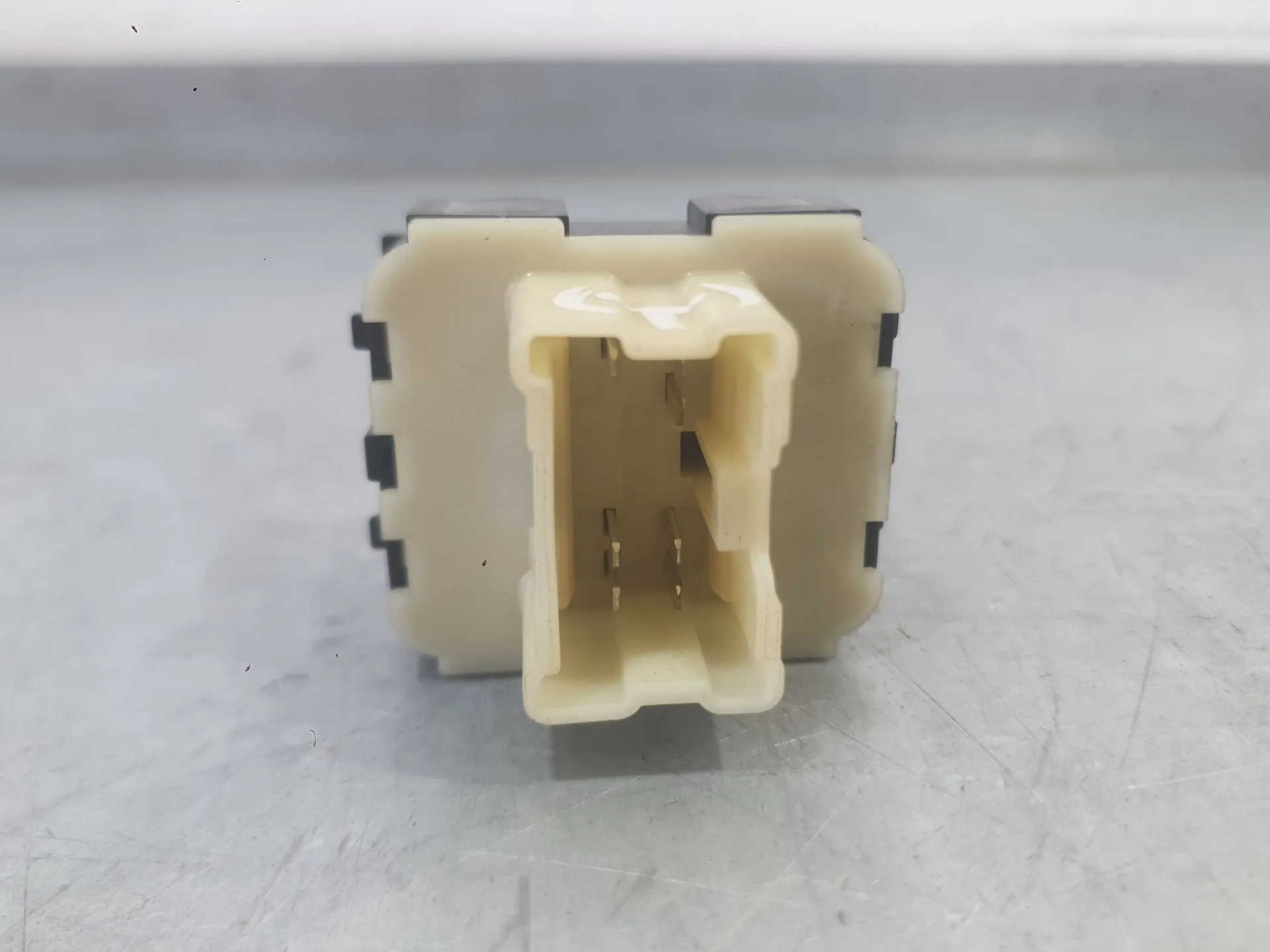 Mando Elevalunas Delantero Izquierdo para Renault Clio Iv (Bh_)