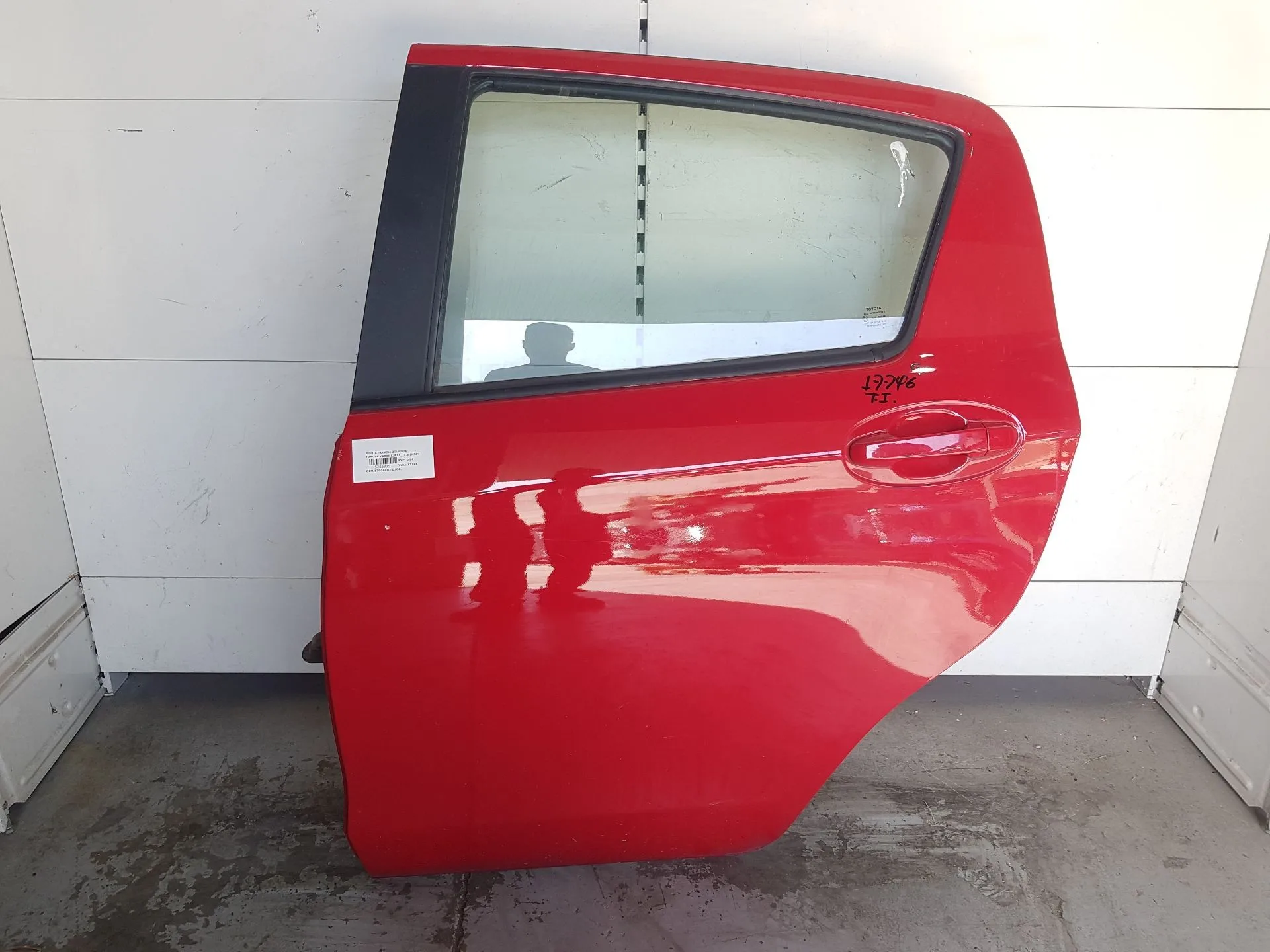 Puerta Trasera Izquierda para Toyota Yaris (_P13_)