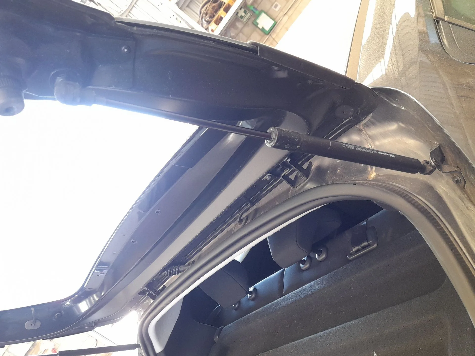 Amortiguadores Maletero / Porton para Dacia Sandero Iii
