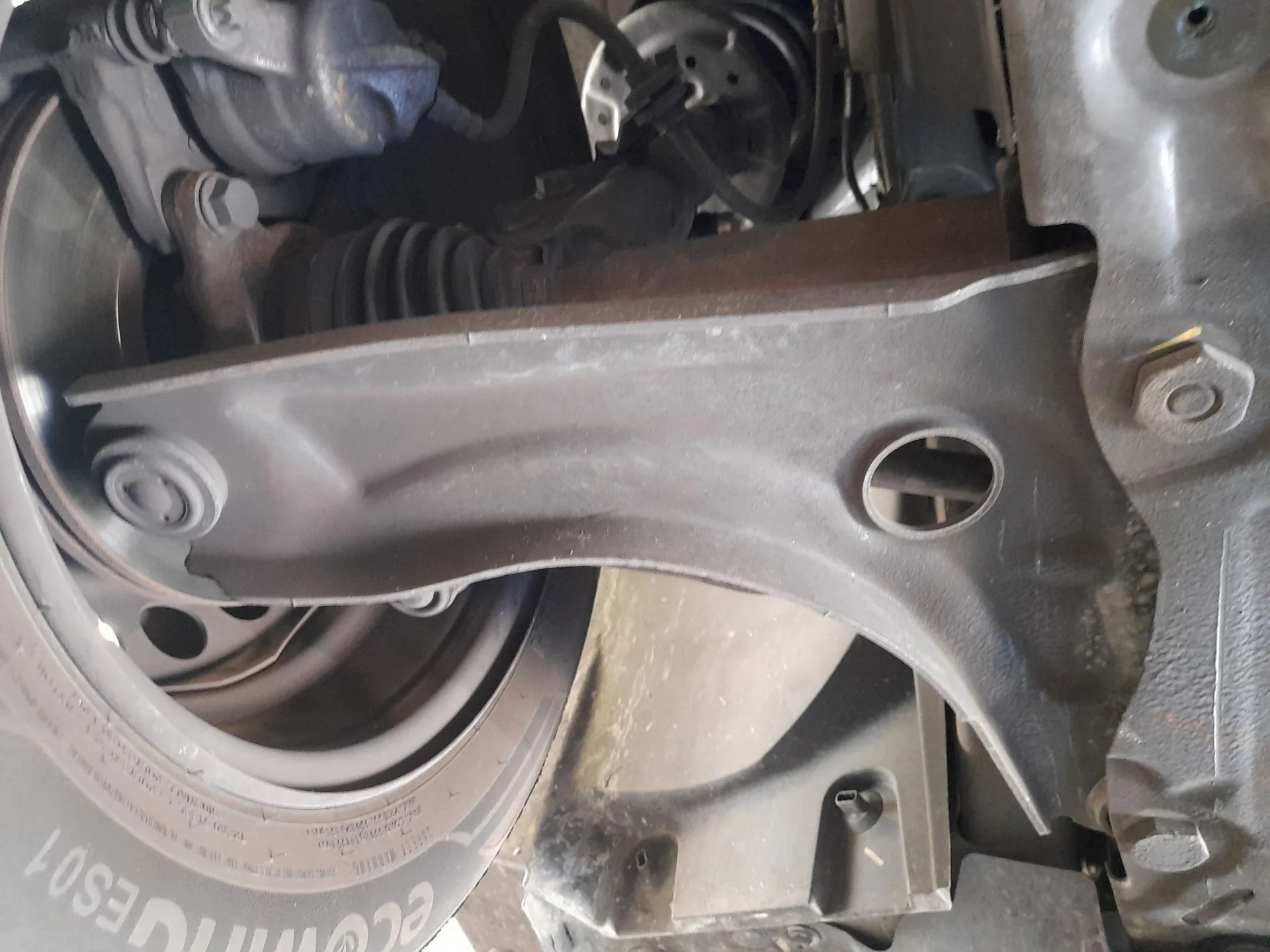 Brazo Suspension Inferior Delantero Derecho para Dacia Sandero Iii