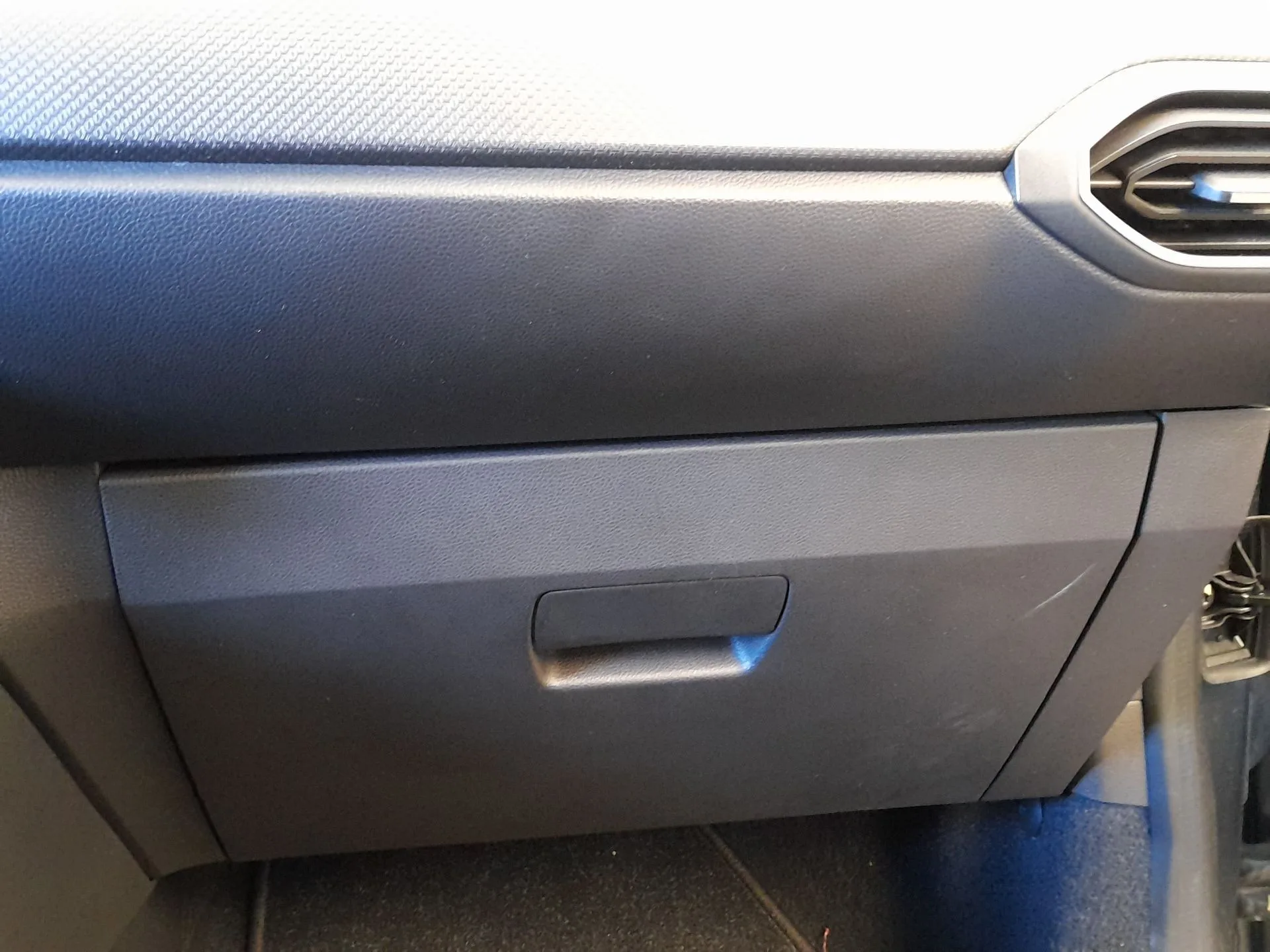 Guantera para Dacia Sandero Iii