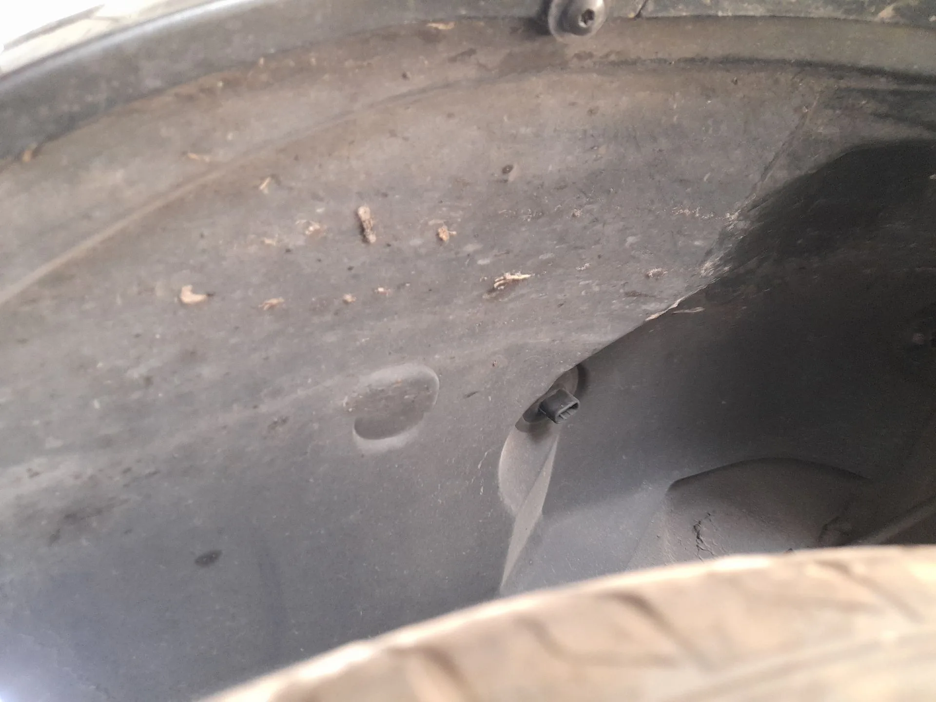 Plastico Pase Rueda Tras. Dch. para Dacia Sandero Iii