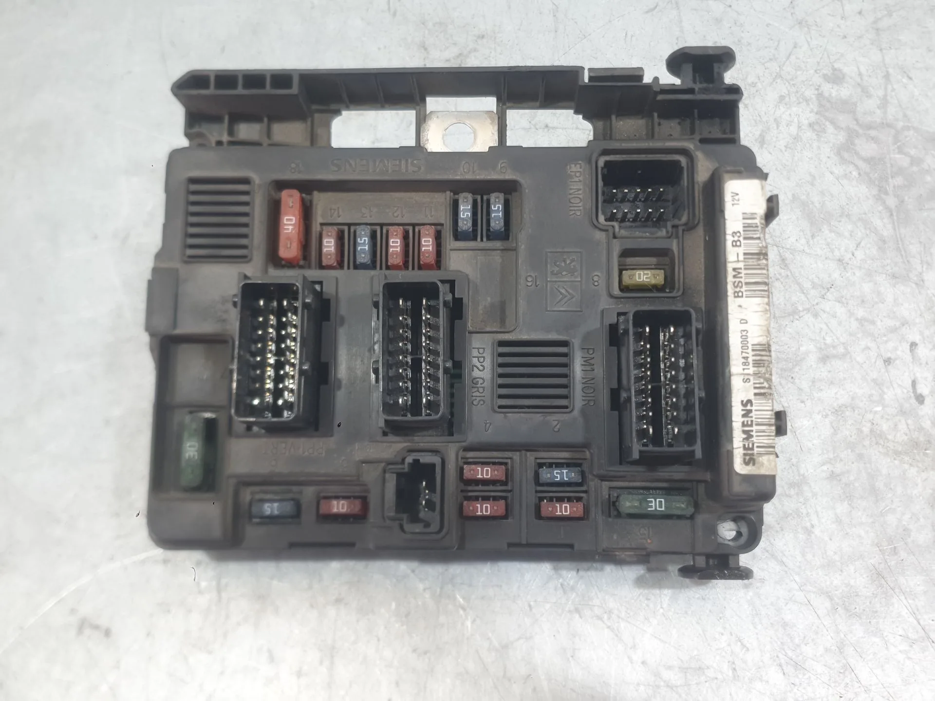 Caja Reles / Fusibles para Peugeot 206 Hatchback (2A/C)