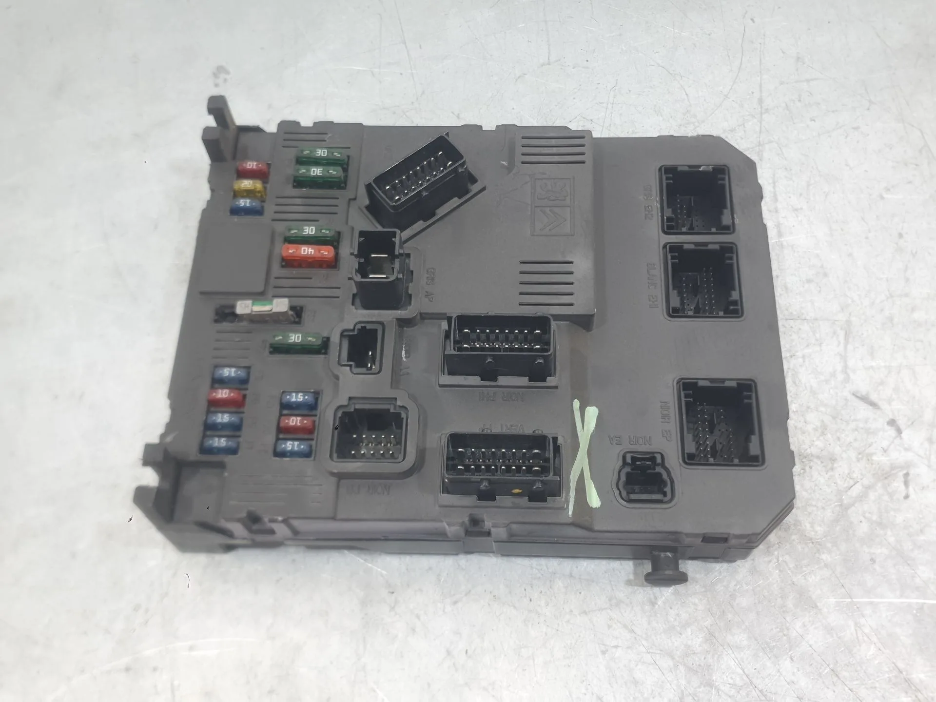Caja Reles / Fusibles para Peugeot 206 Hatchback (2A/C)