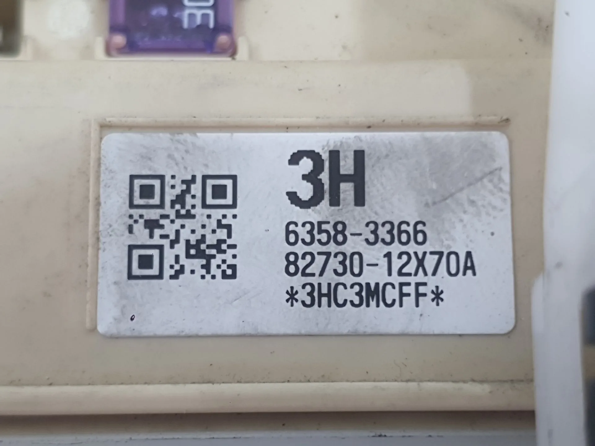 Caja Reles / Fusibles para Toyota Auris (_E18_)