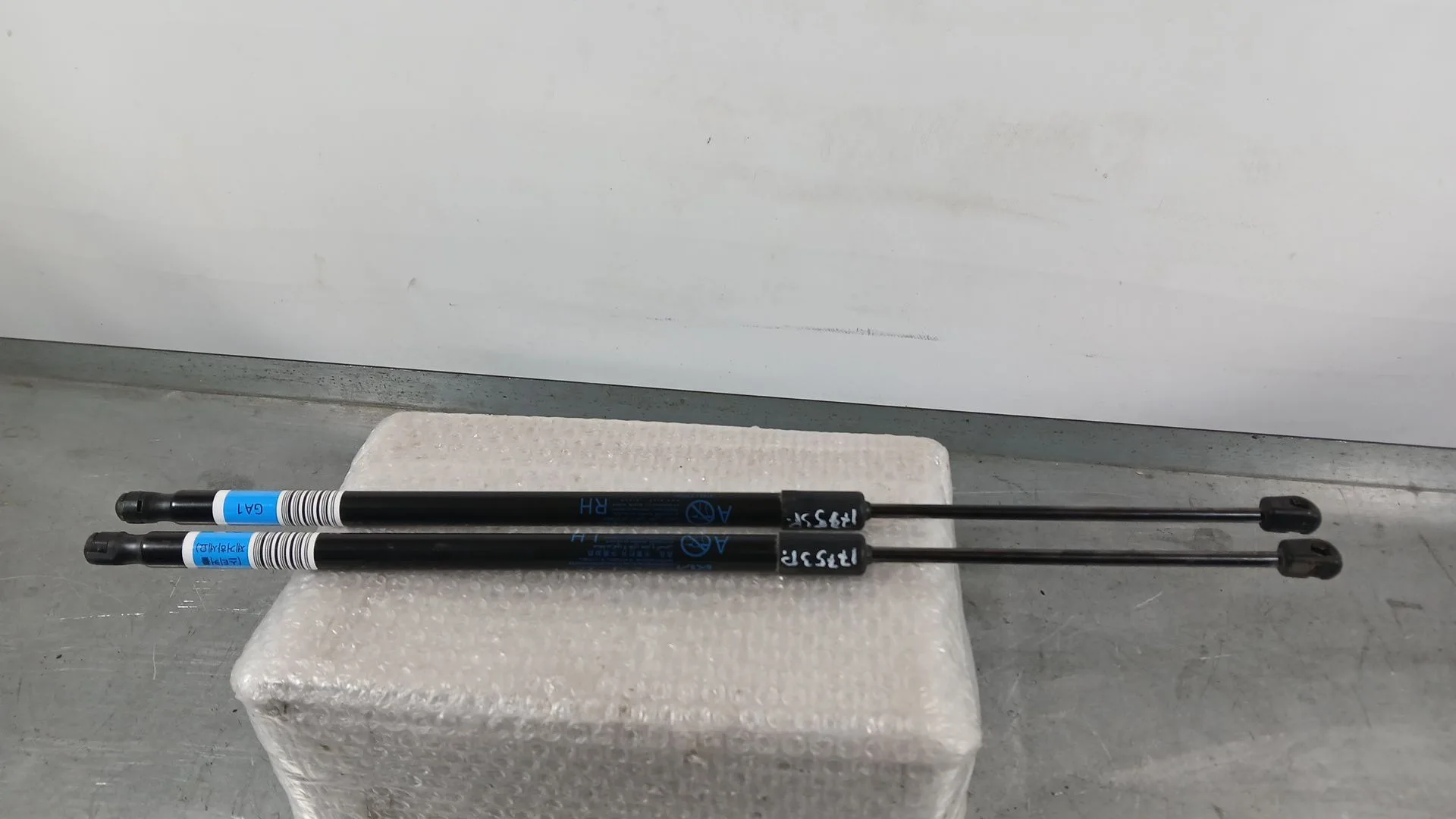 Amortiguadores Maletero / Porton para Kia Ev3
