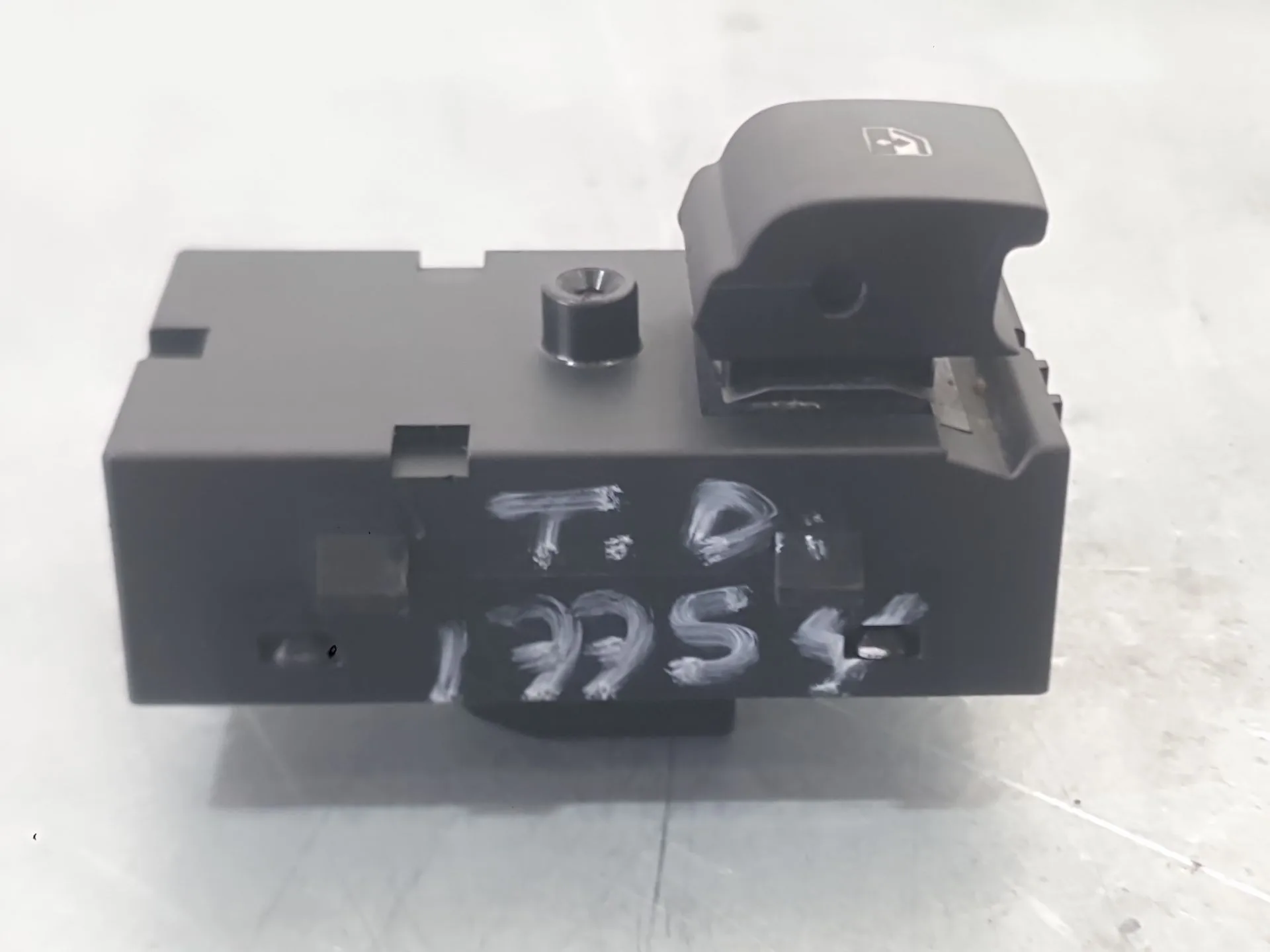 Mando Elevalunas Trasero Derecho para Opel Mokka / Mokka X (J13)