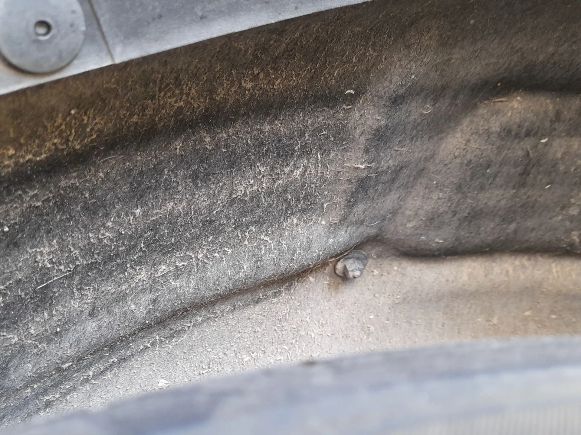 Plastico Pase Rueda Tras. Izq. para Bmw X1 (E84)
