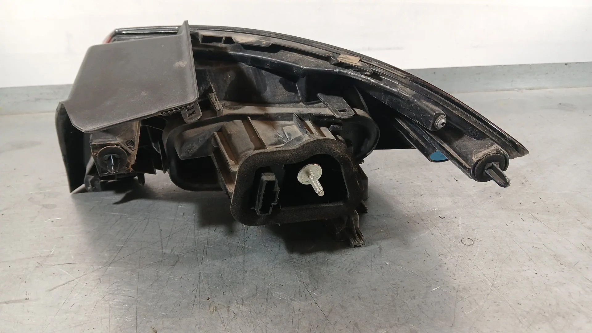 Piloto Trasero Izquierdo Exterior para Opel Corsa F (P2Jo)