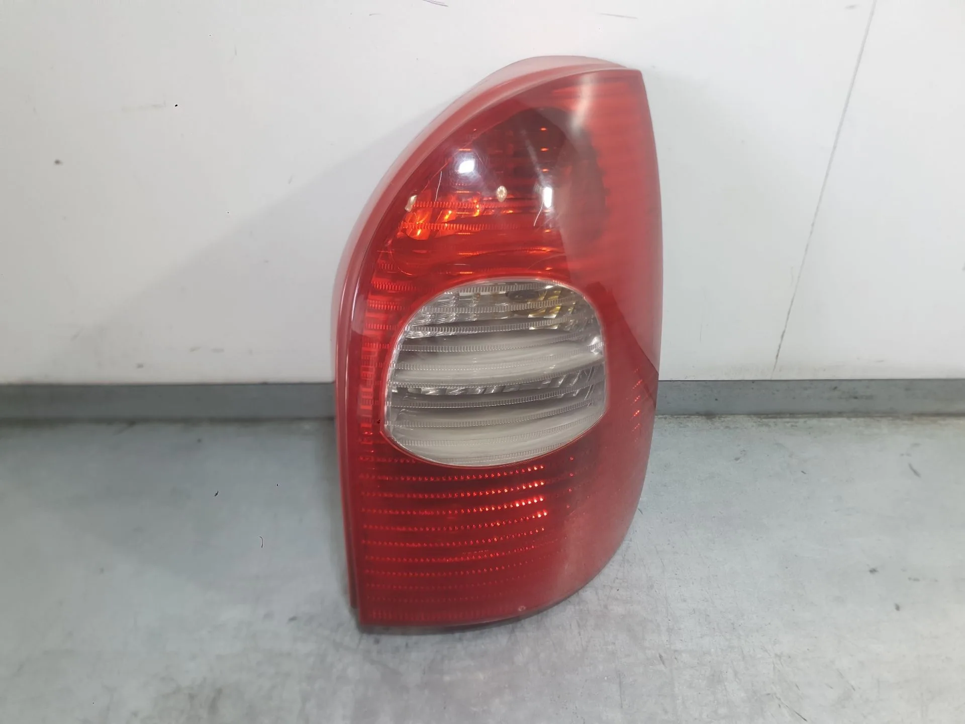 Piloto Trasero Derecho para Citroën Xsara Picasso (N68)