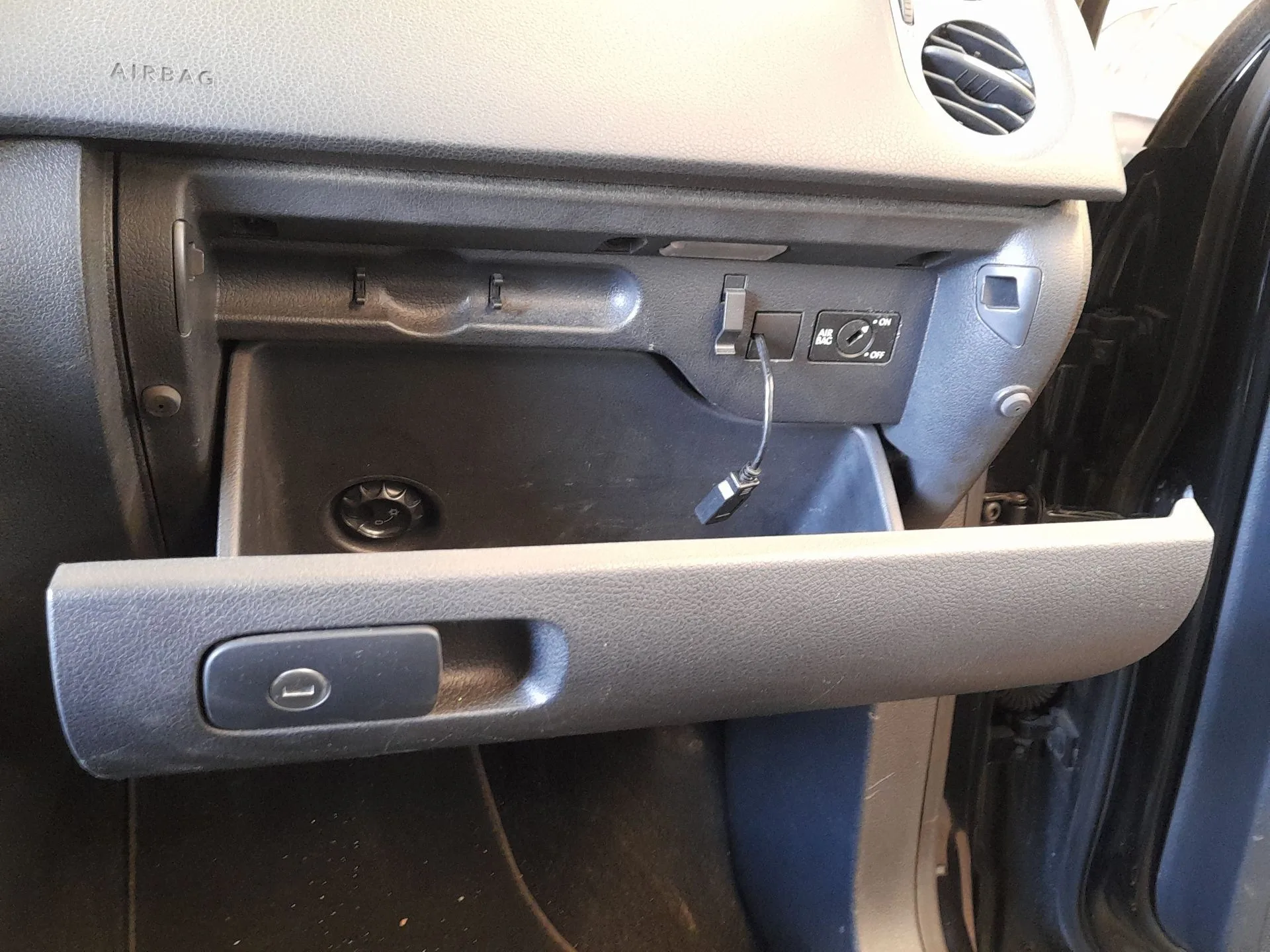 Guantera para Volkswagen Tiguan (5N_)