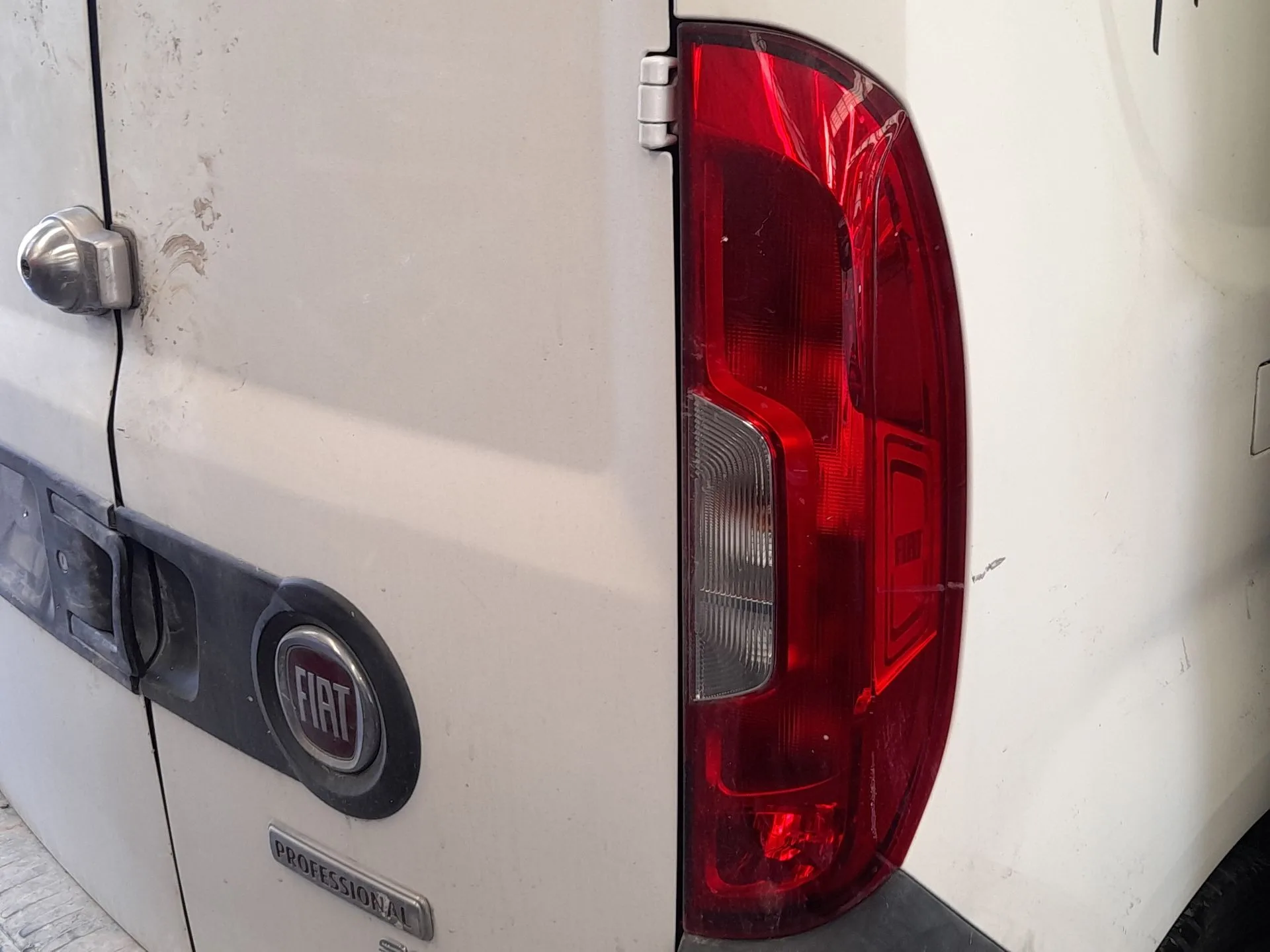 Piloto Trasero Derecho para Fiat Doblo Cargo (263_)