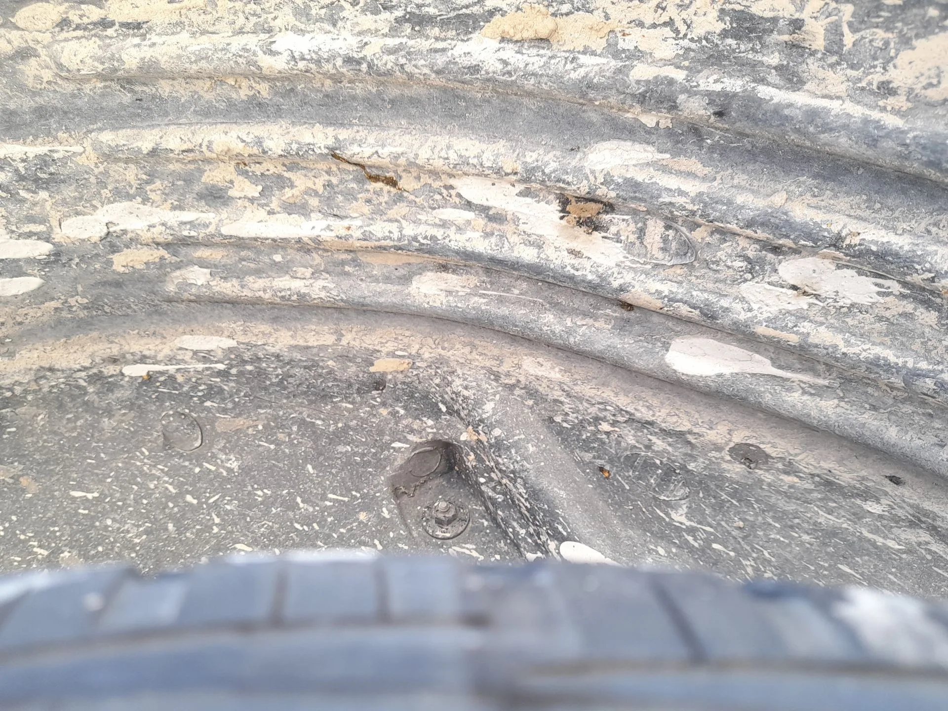 Plastico Pase Rueda Tras. Dch. para Fiat Doblo Cargo (263_)