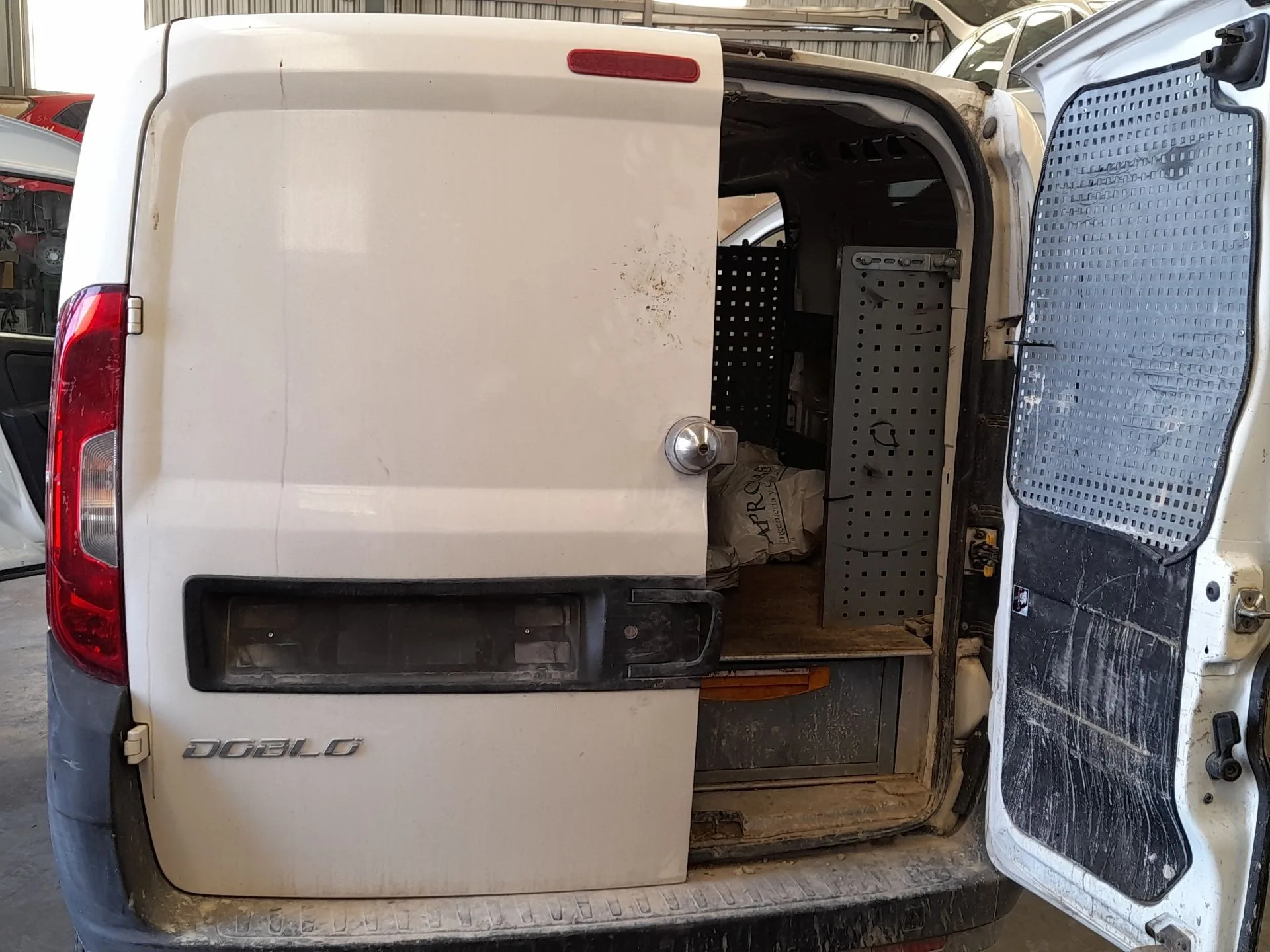 Puerta Trasera Izquierda Carga para Fiat Doblo Cargo (263_)
