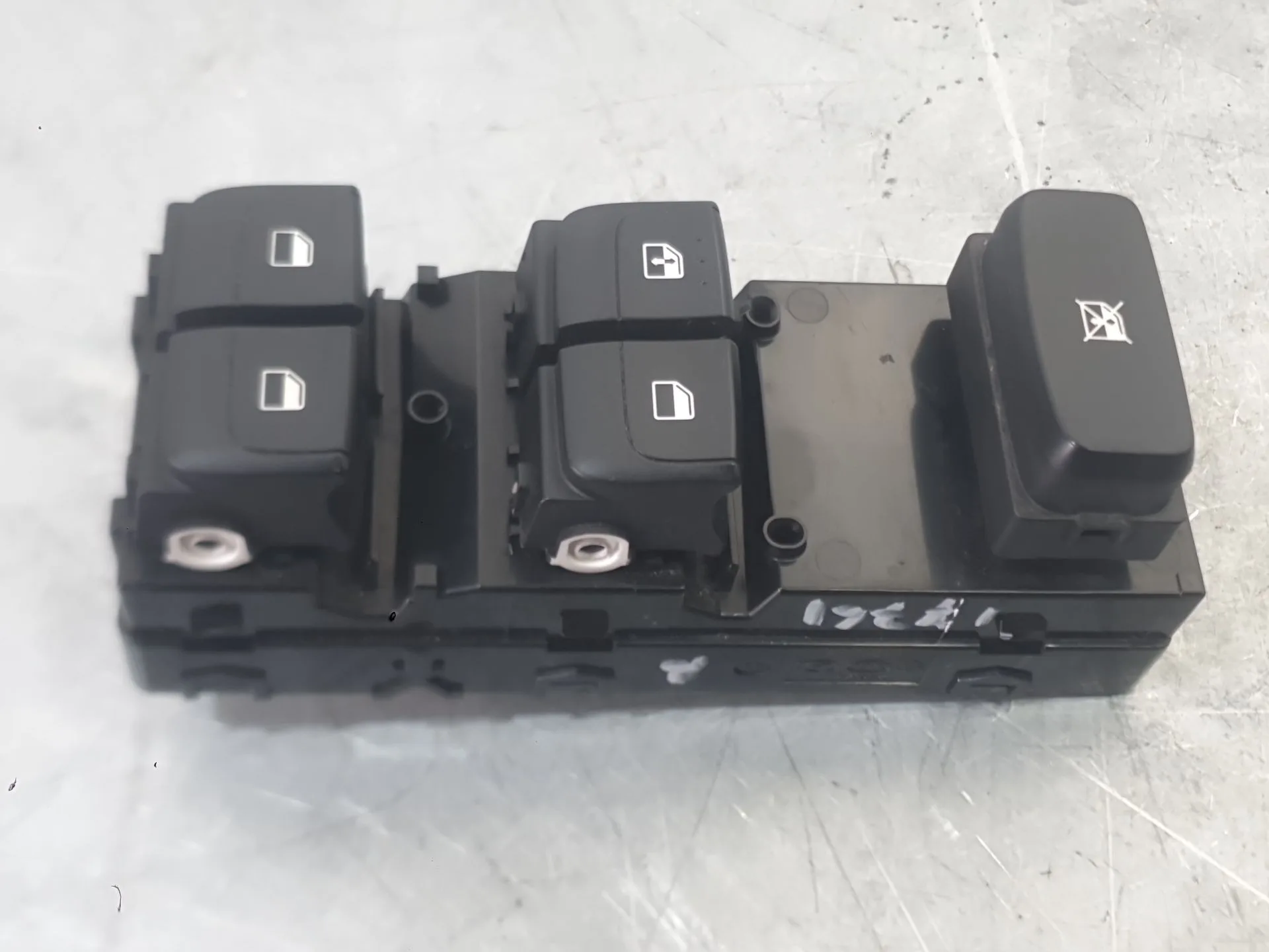 Mando Elevalunas Delantero Izquierdo para Kia Stonic (Yb)