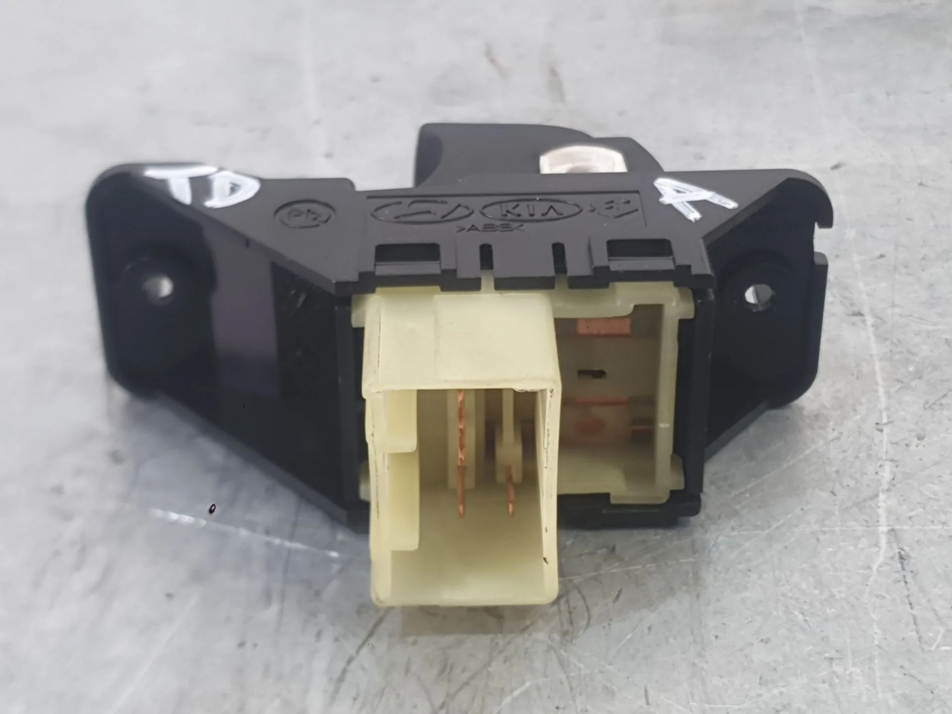 Mando Elevalunas Trasero Derecho para Kia Stonic (Yb)