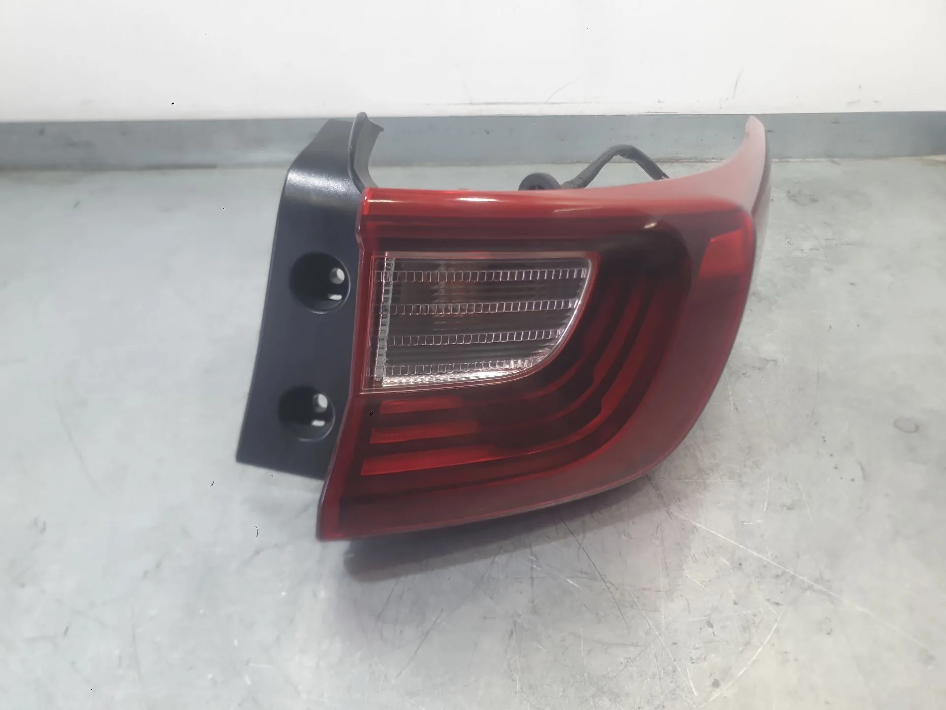 Piloto Trasero Derecho Exterior para Kia Stonic (Yb)