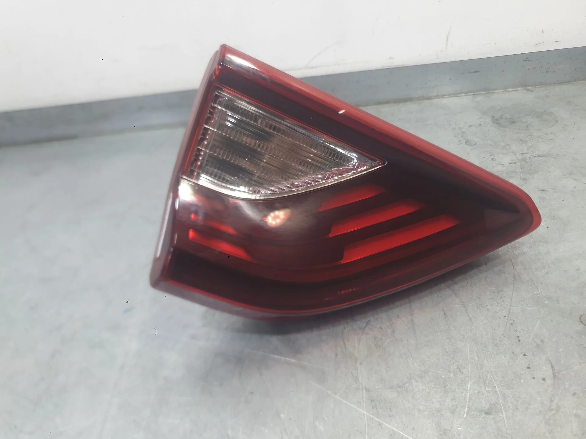 Piloto Trasero Izquierdo Interior para Kia Stonic (Yb)