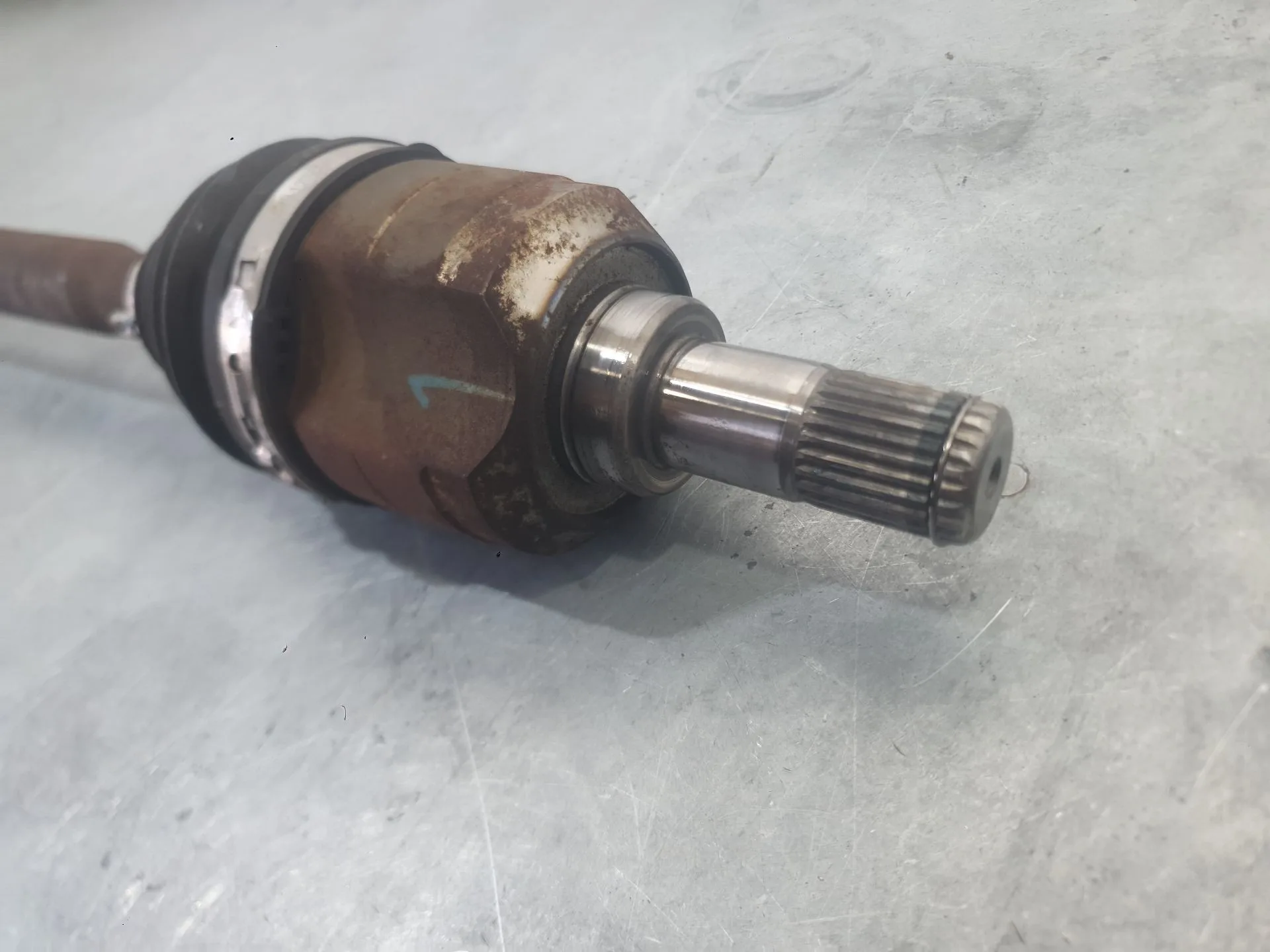 Transmision Delantera Derecha para Kia Stonic (Yb)