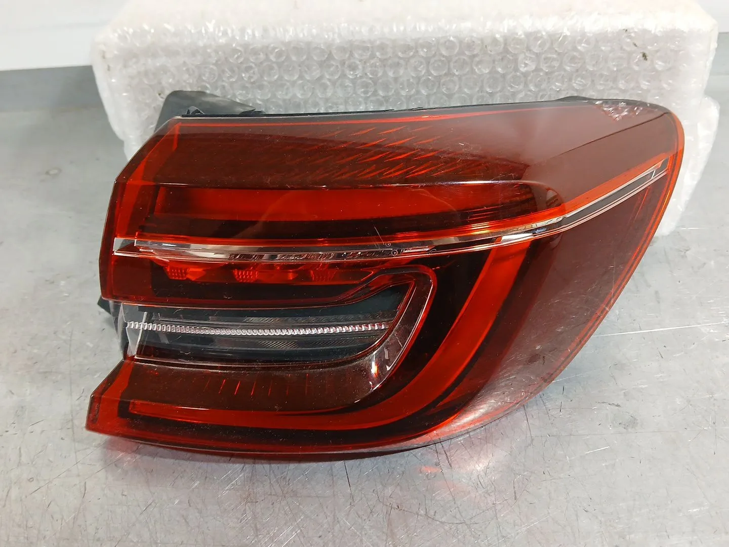 Piloto Trasero Derecho Exterior para Renault Clio V (B7_)