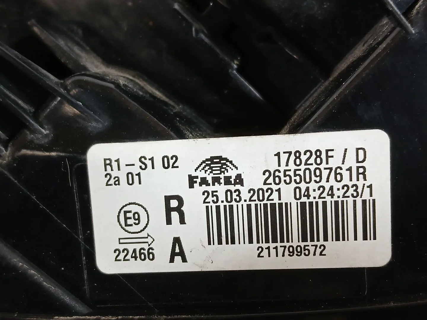 Piloto Trasero Derecho Exterior para Renault Clio V (B7_)