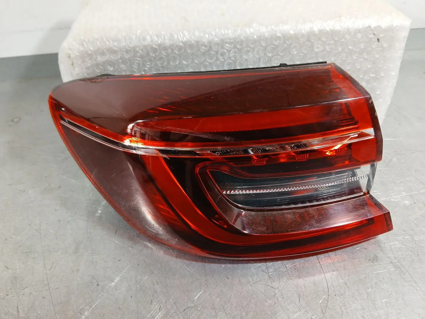 Piloto Trasero Izquierdo Exterior para Renault Clio V (B7_)