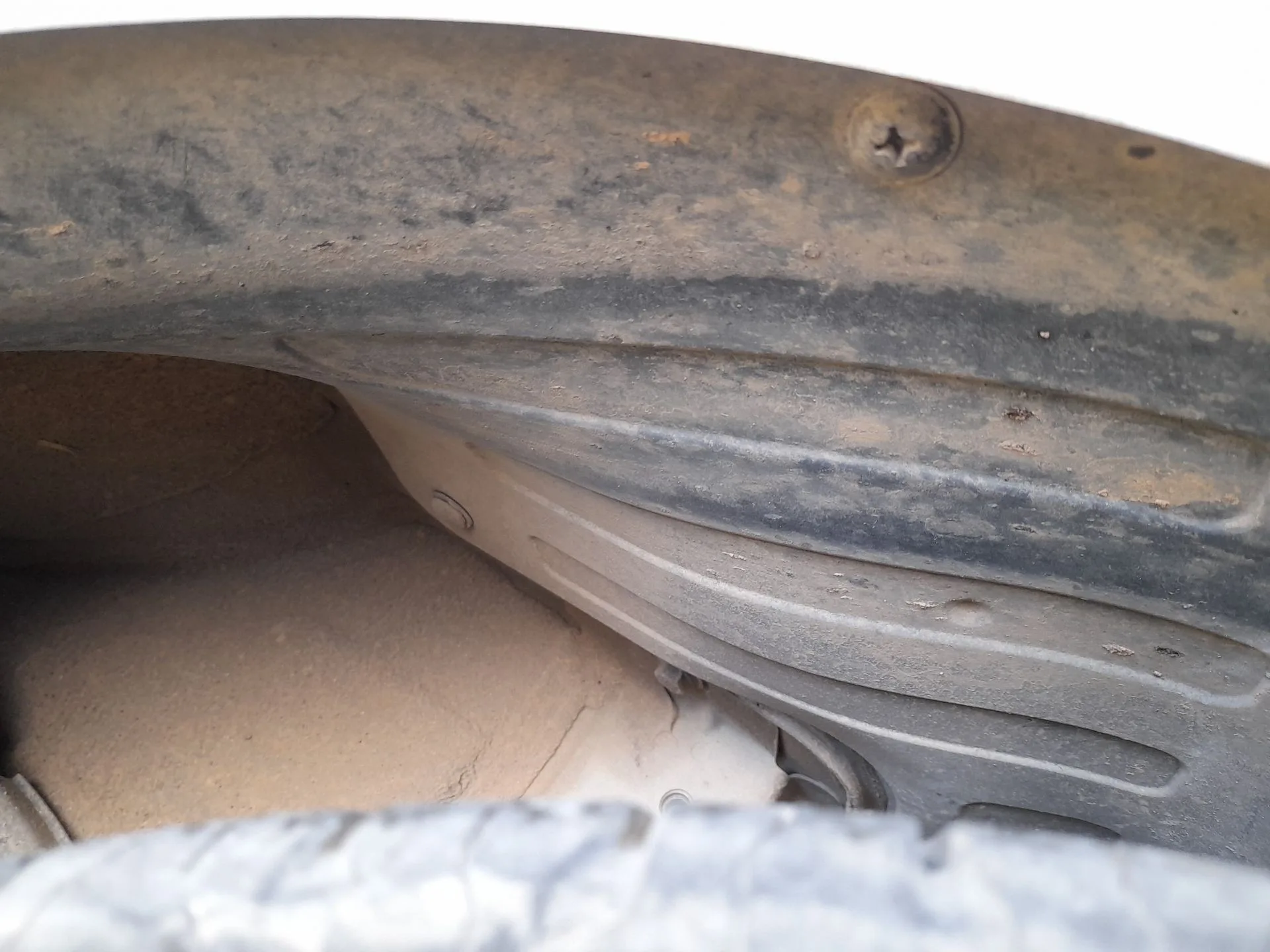 Plastico Pase Rueda Tras. Izq. para Hyundai I10 Iii (Ac3, Ai3)