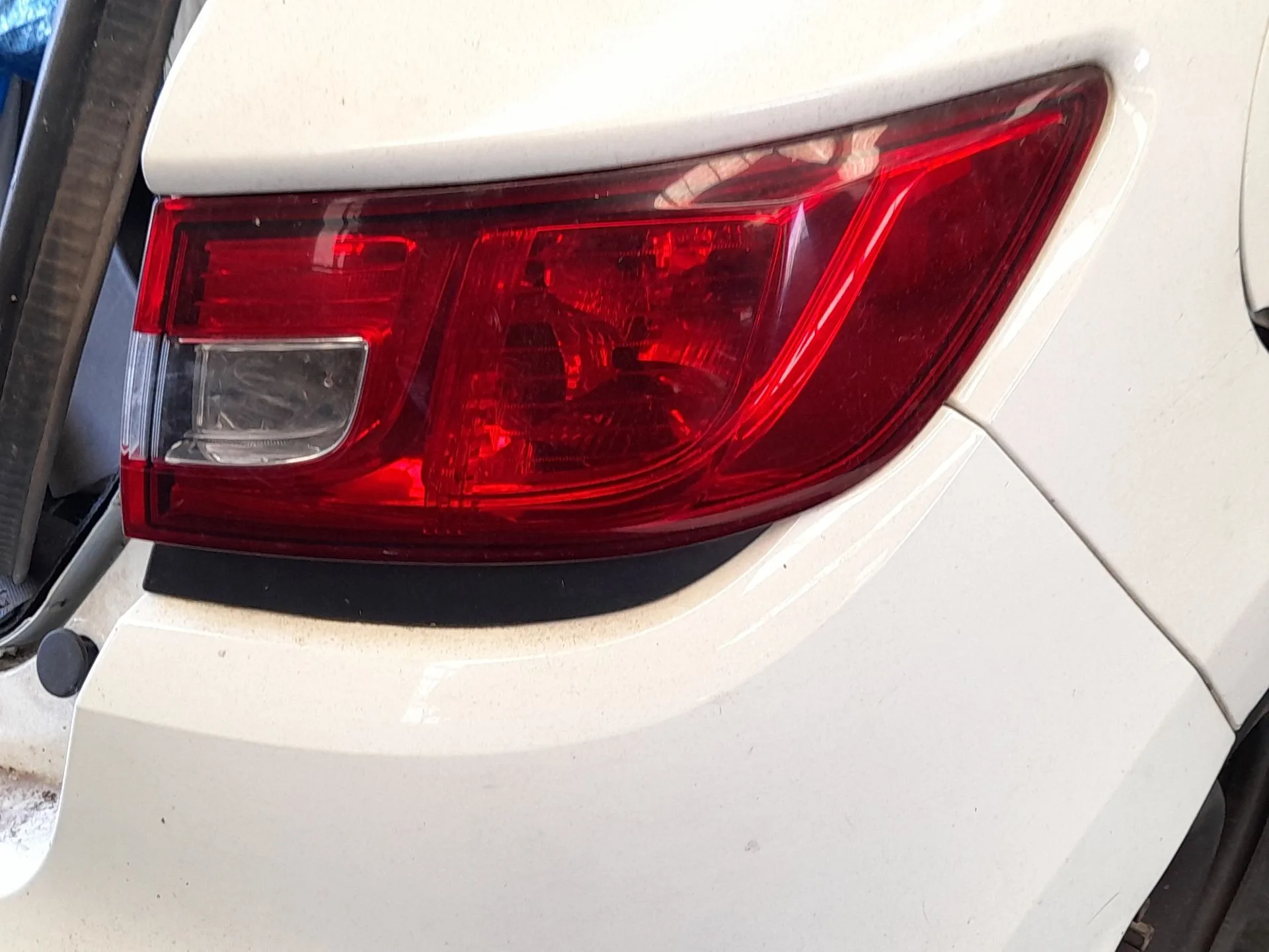 Piloto Trasero Derecho Exterior para Renault Clio Iv (Bh_)