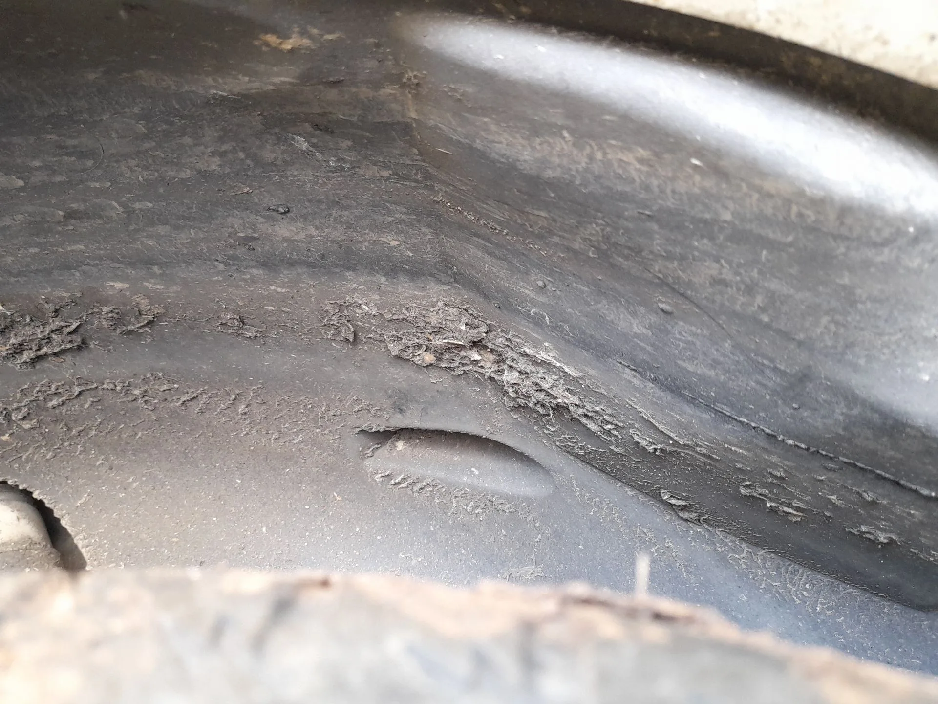 Plastico Pase Rueda Tras. Izq. para Renault Clio Iv (Bh_)