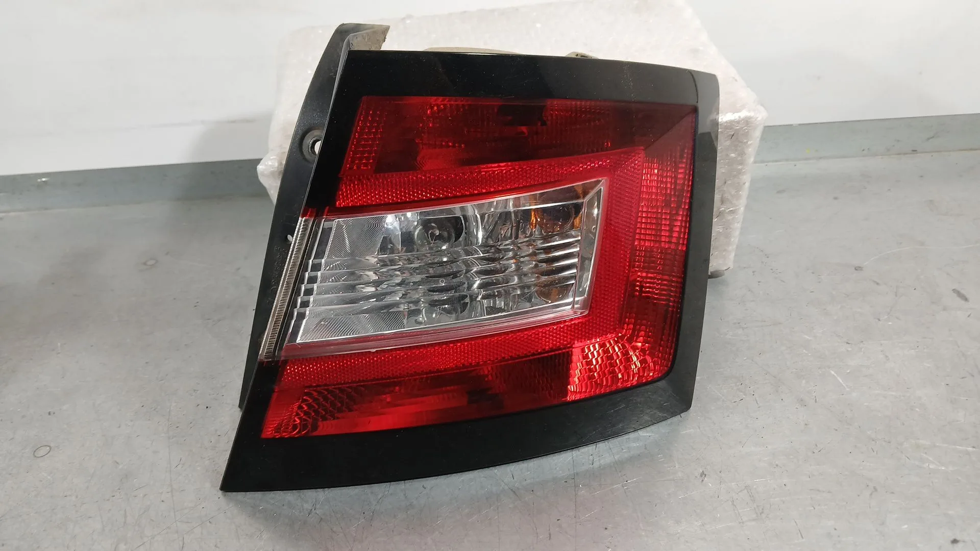 Piloto Trasero Derecho para Skoda Fabia Iii (Nj3)