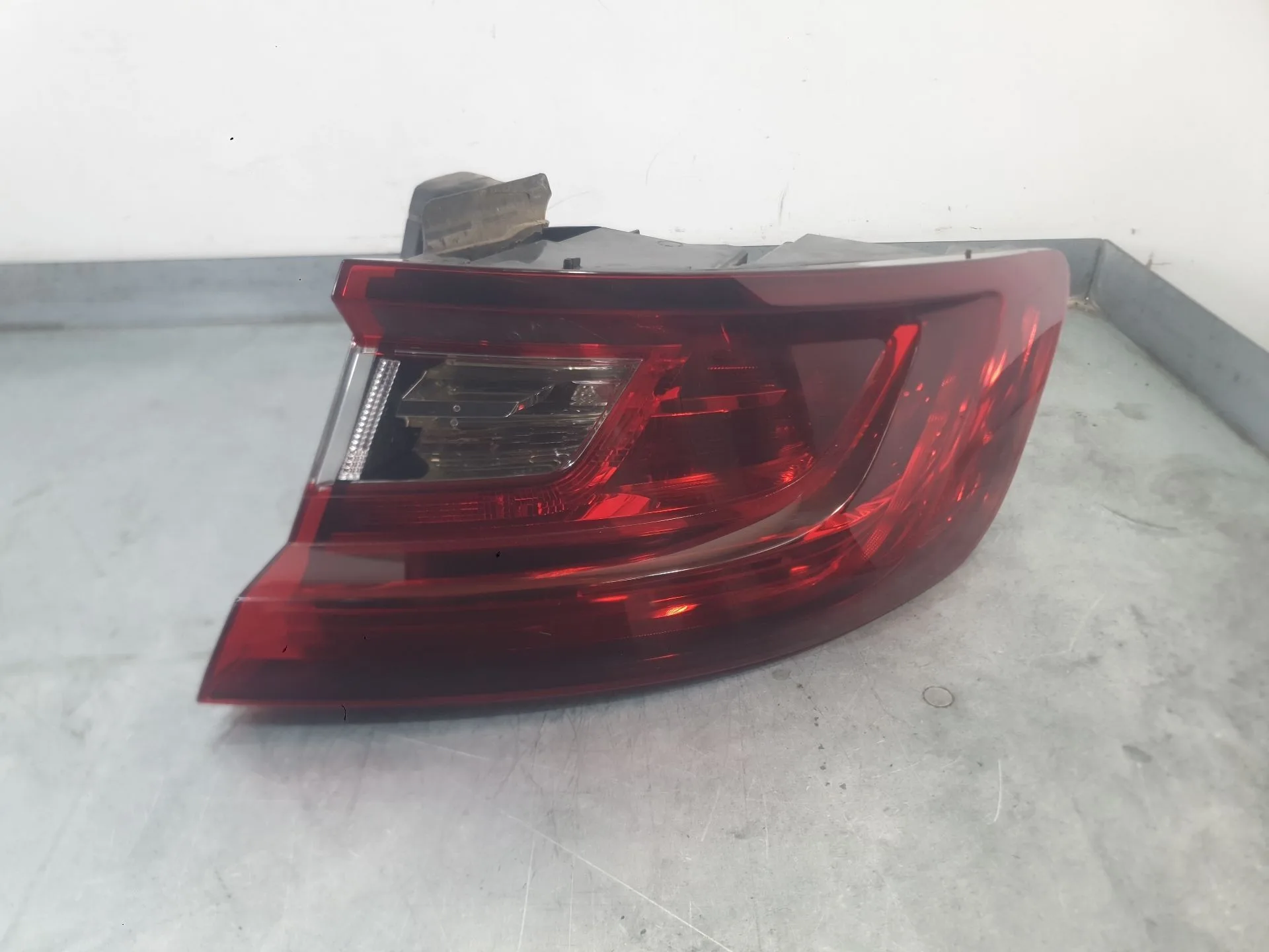 Piloto Trasero Derecho Exterior para Renault Megane Iv Hatchback (B9A/M/N_)