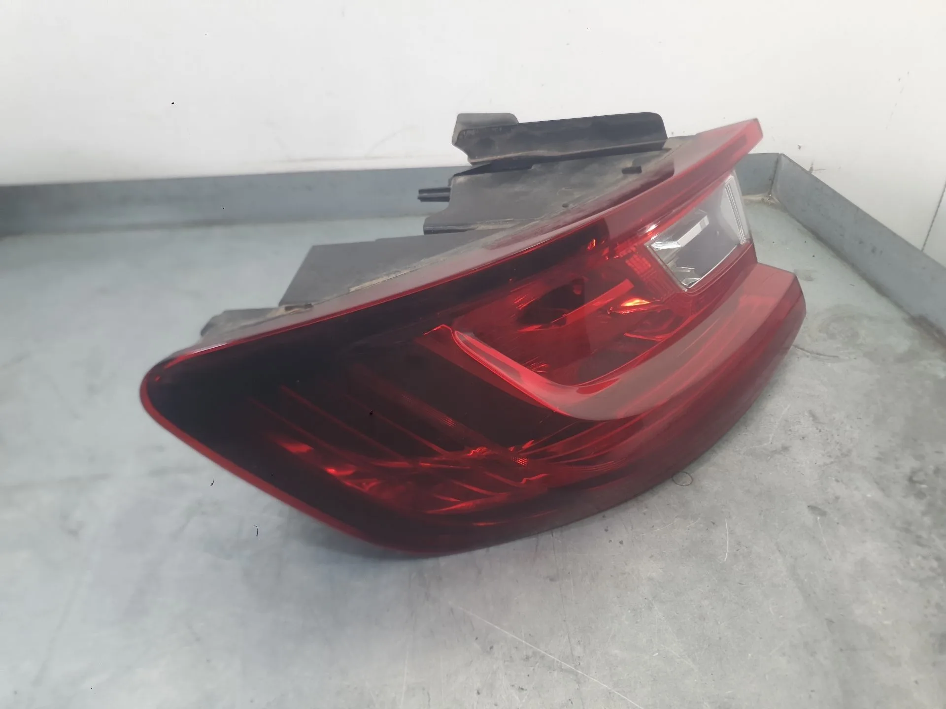 Piloto Trasero Izquierdo Exterior para Renault Megane Iv Hatchback (B9A/M/N_)