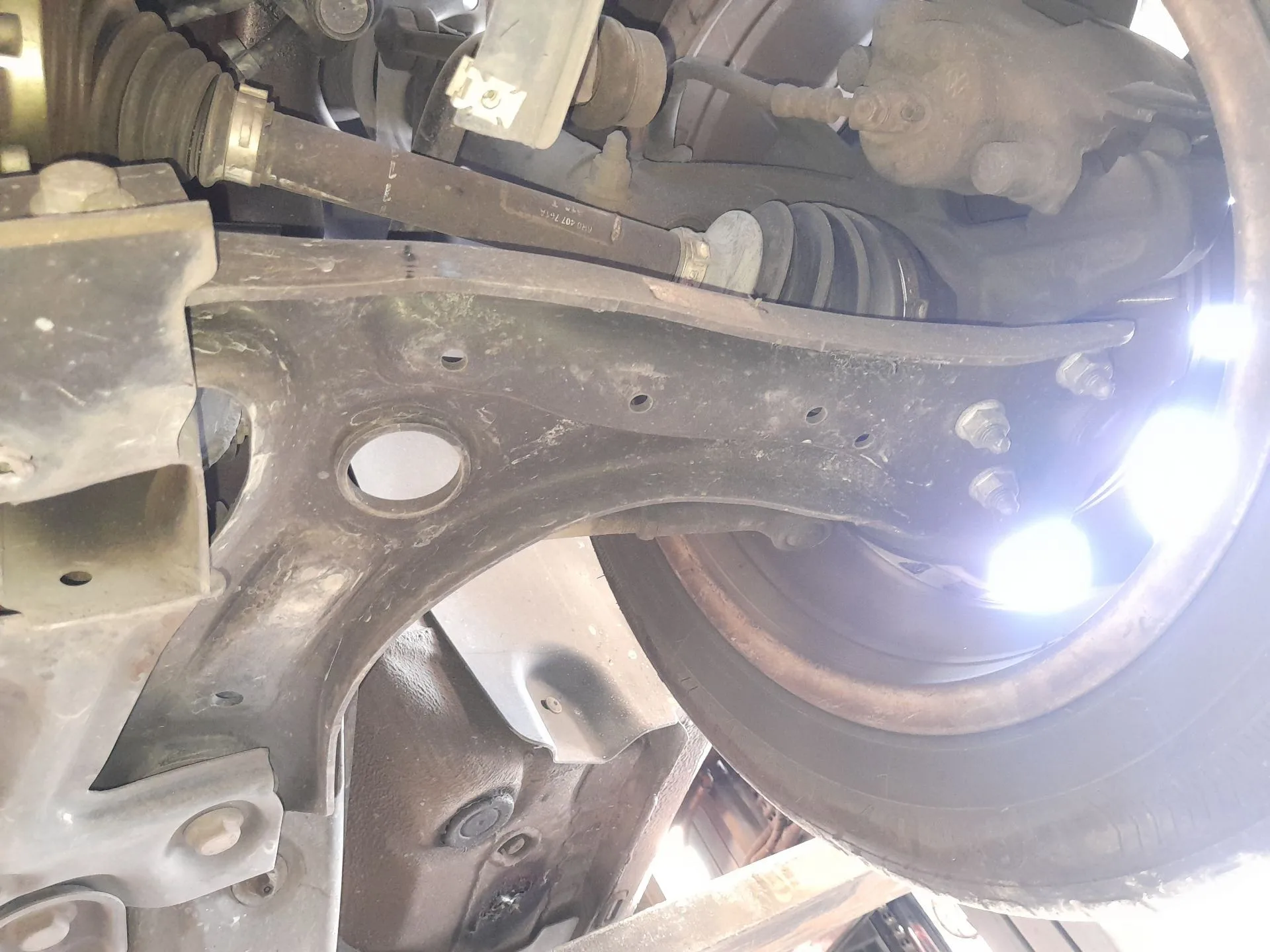 Brazo Suspension Inferior Delantero Izquierdo para Seat Ibiza Iv (6J5, 6P1)