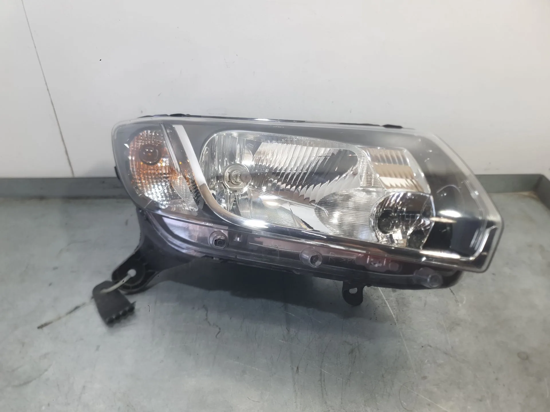 Faro Derecho para Dacia Sandero Ii (B8_)