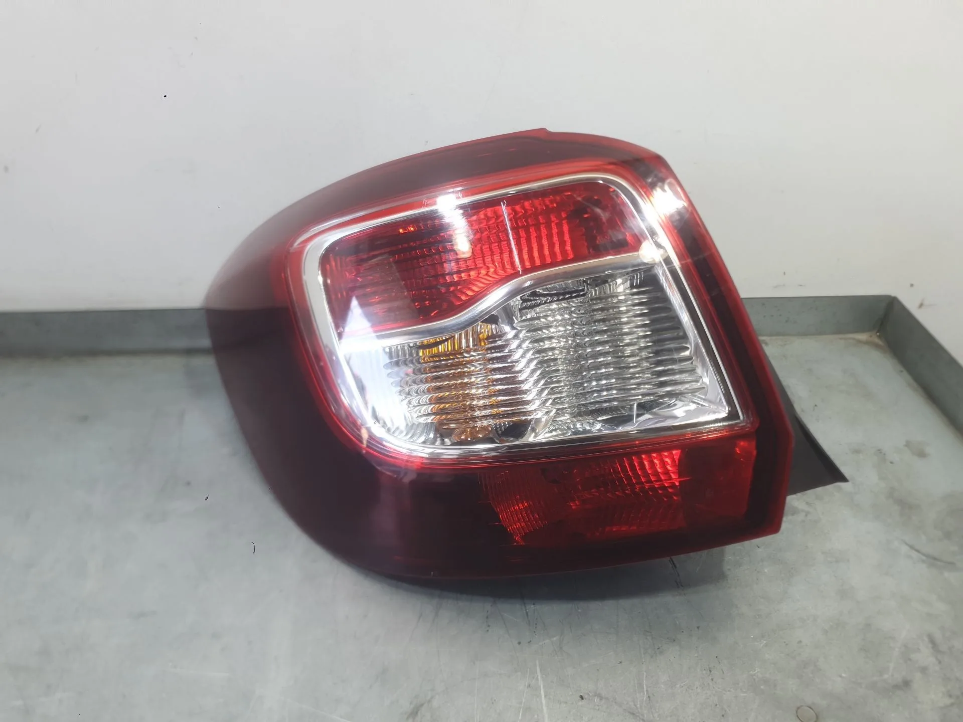 Piloto Trasero Izquierdo para Dacia Sandero Ii (B8_)