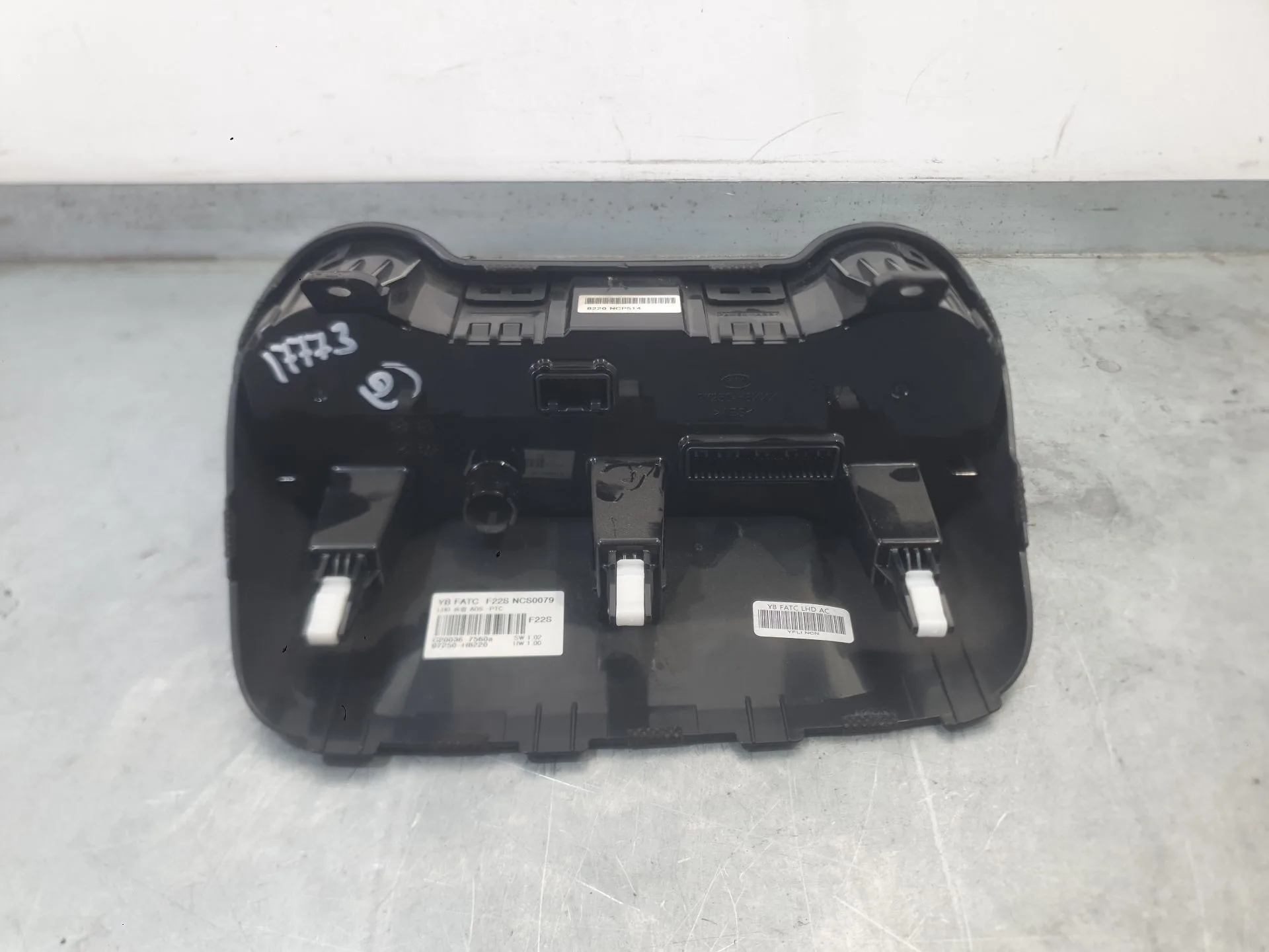 Mando Climatizador para Kia Stonic (Yb)